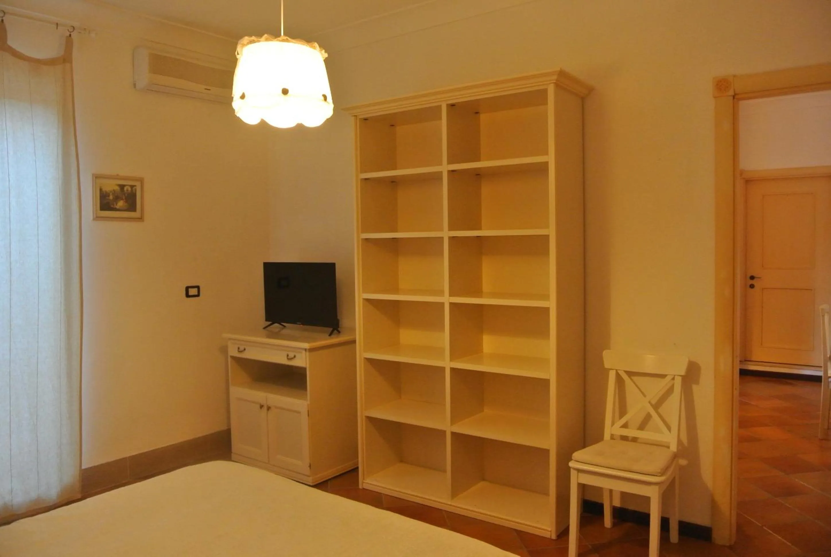 Bedroom, Bed in Villa Carlotta Resort