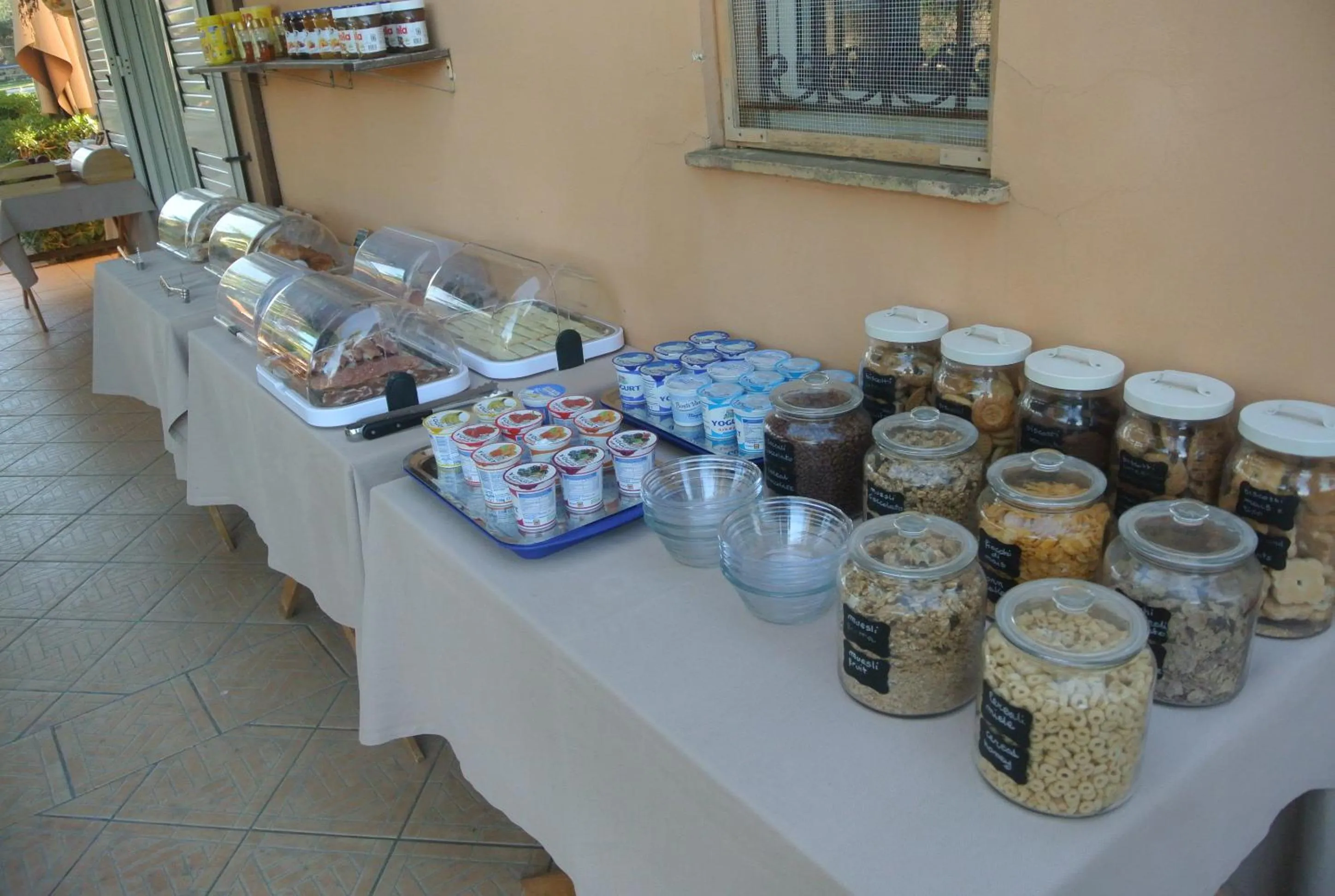 Buffet breakfast in Villa Carlotta Resort