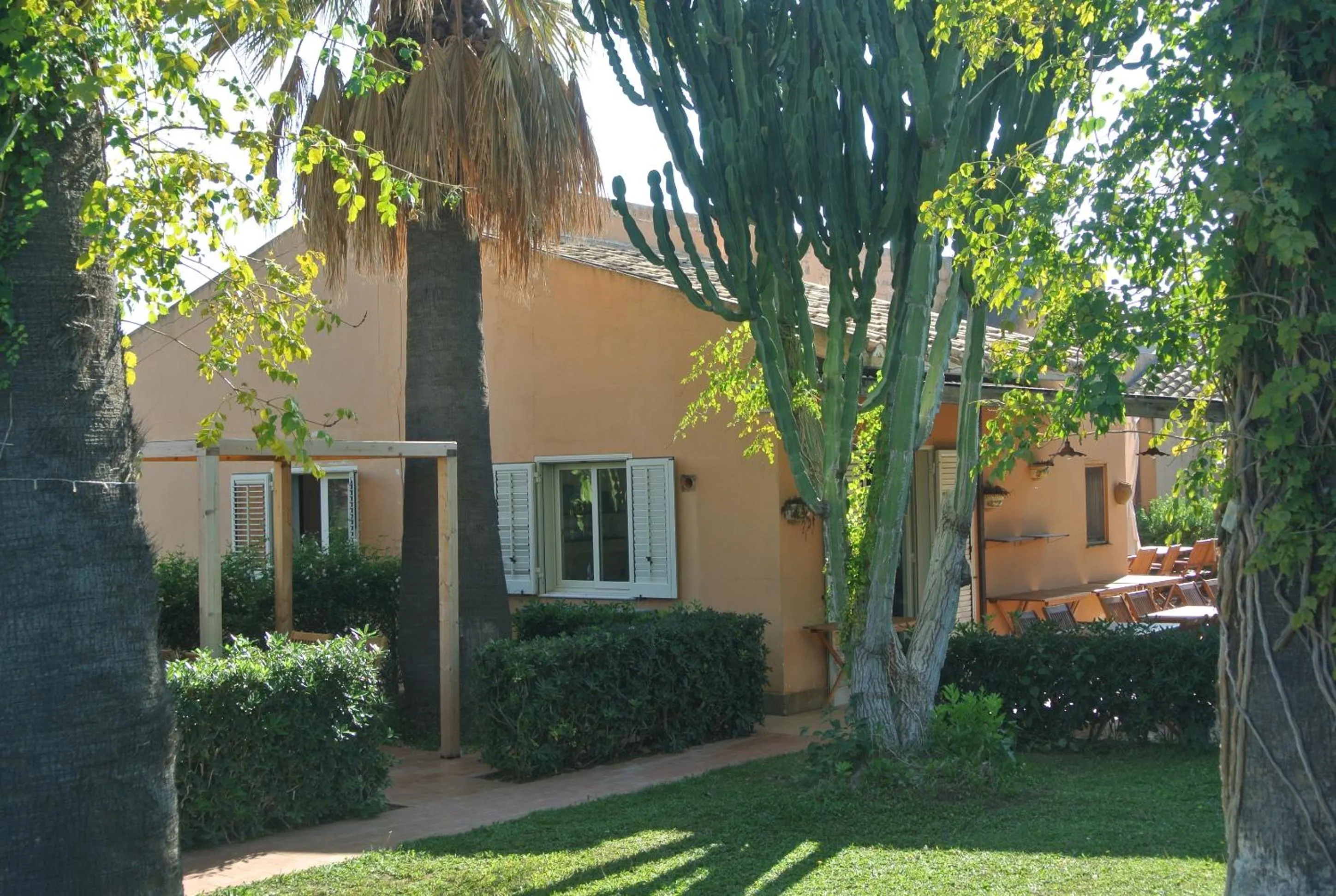 Garden in Villa Carlotta Resort