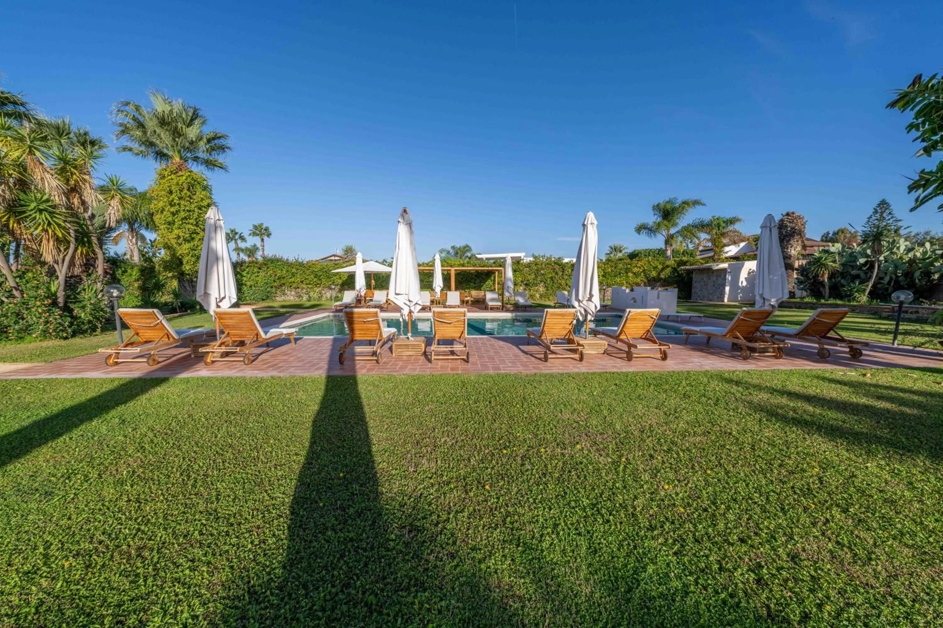 Garden in Villa Carlotta Resort