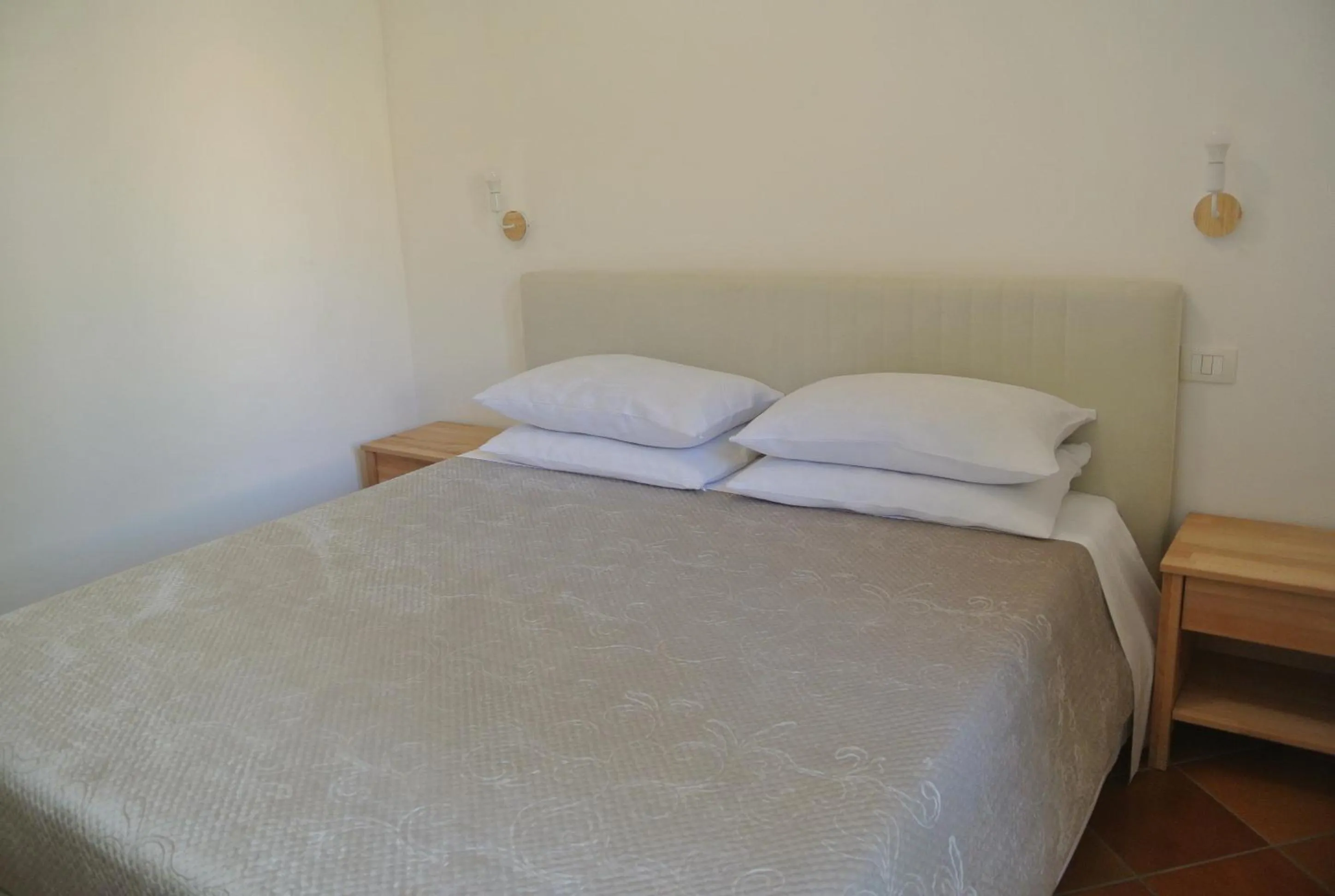 Bedroom, Bed in Villa Carlotta Resort