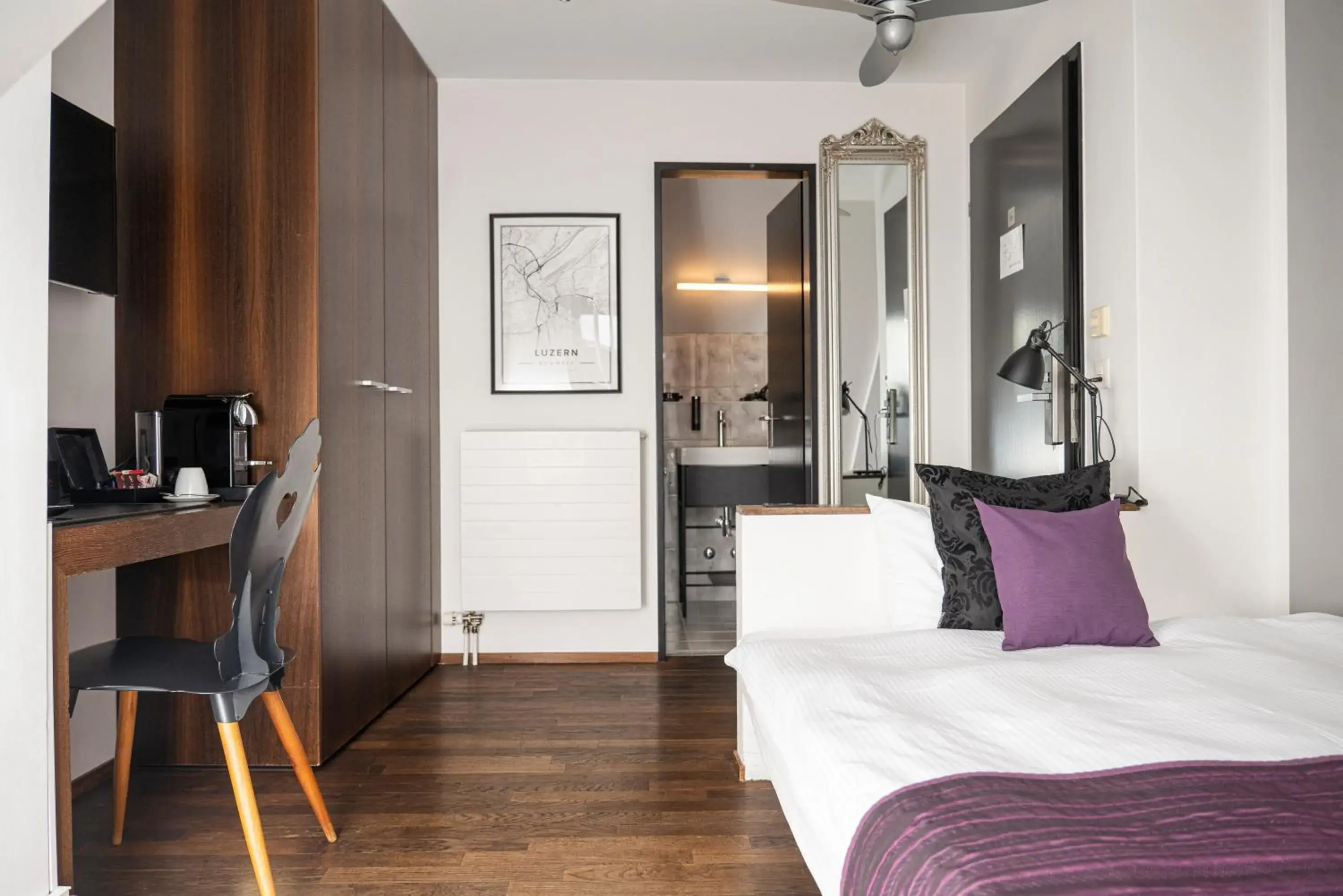 Single Room Grand lit in Boutique Hotel Weisses Kreuz - Adult only Hotel Single Room Grand lit in Boutique Hotel Weisses Kreuz - Adult only Hotel