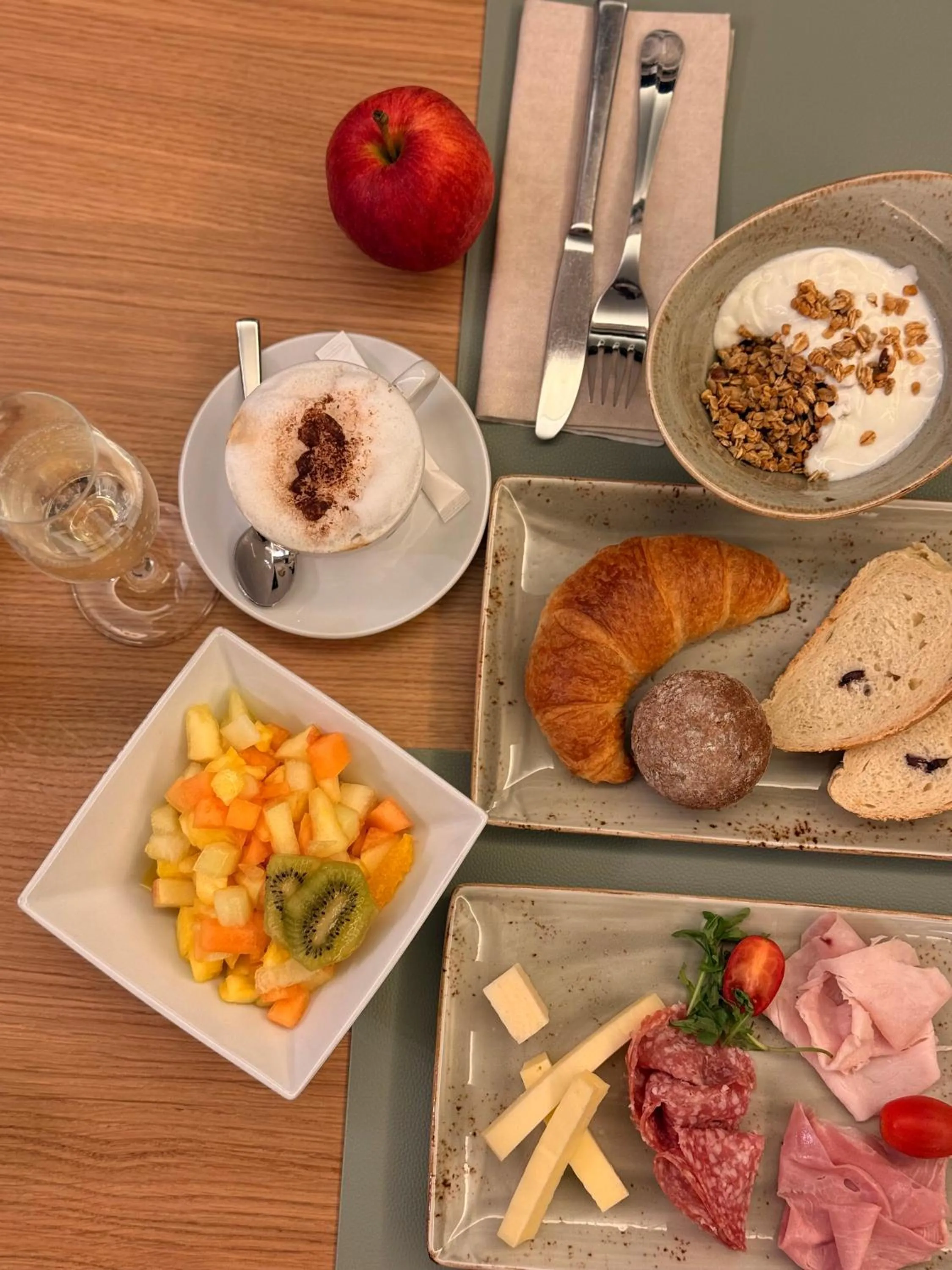 Breakfast in Boutique Hotel Weisses Kreuz - Adult only Hotel