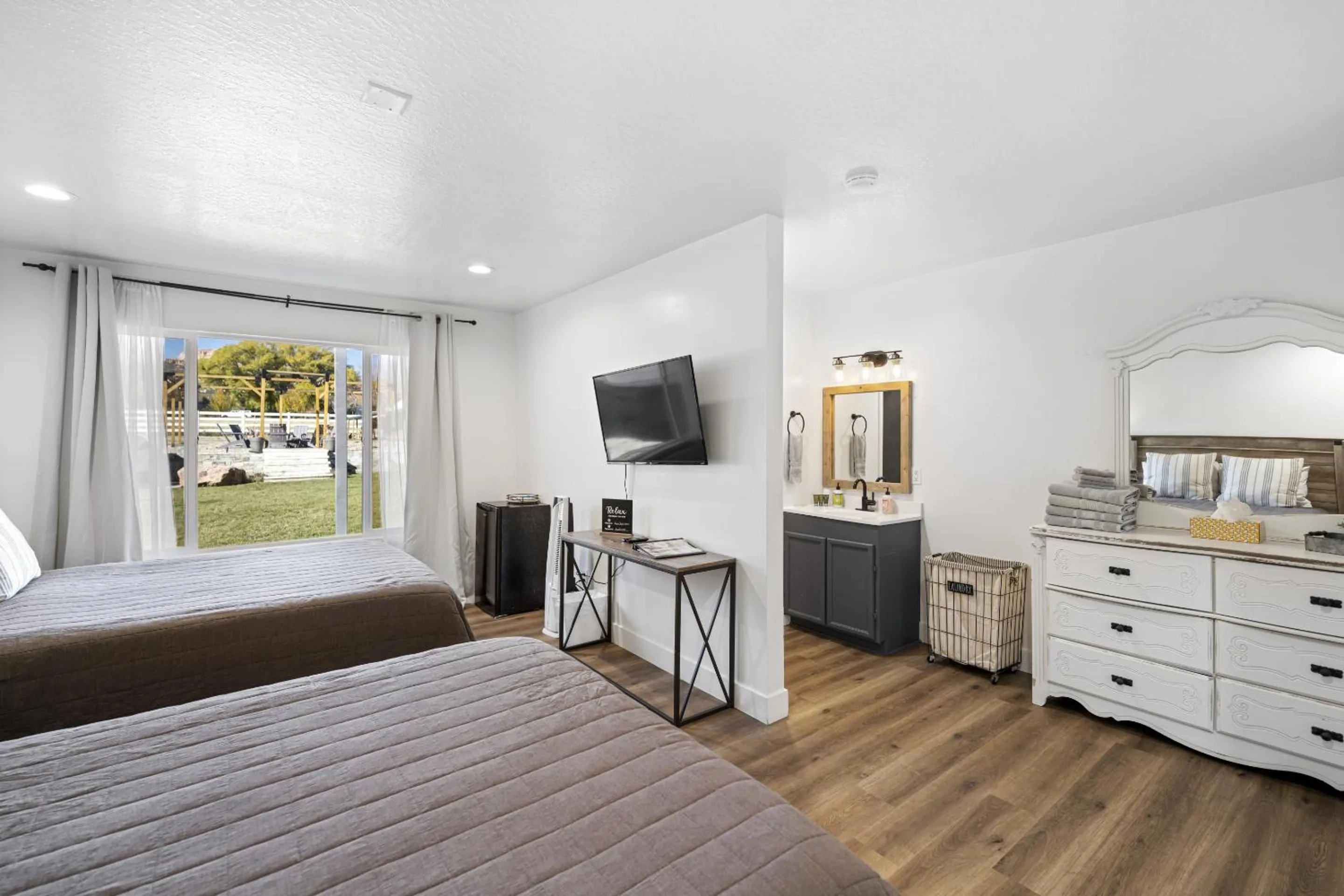 Bedroom, Bed in Happy Trails Bed and Breakfast