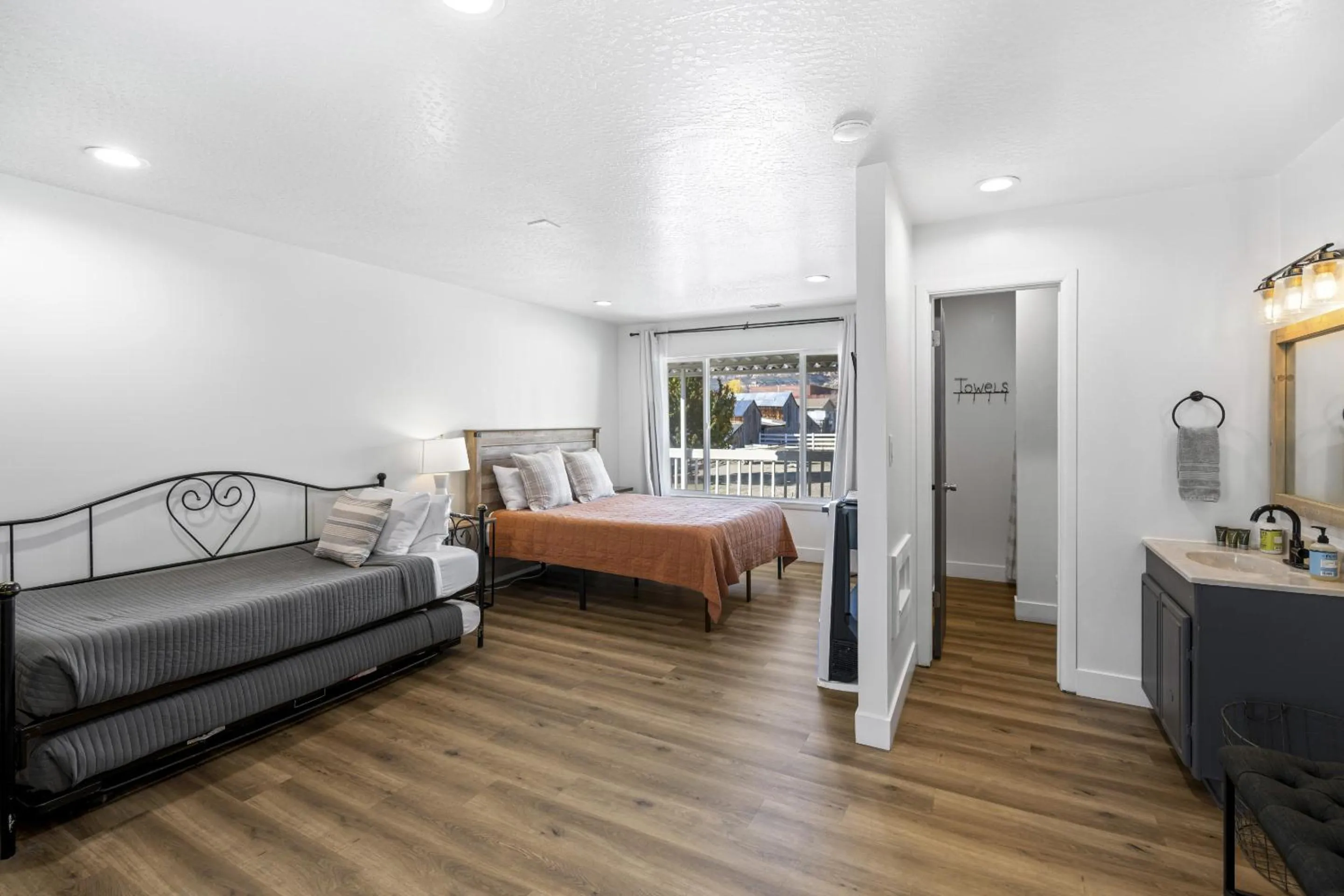 Bedroom, Bed in Happy Trails Bed and Breakfast