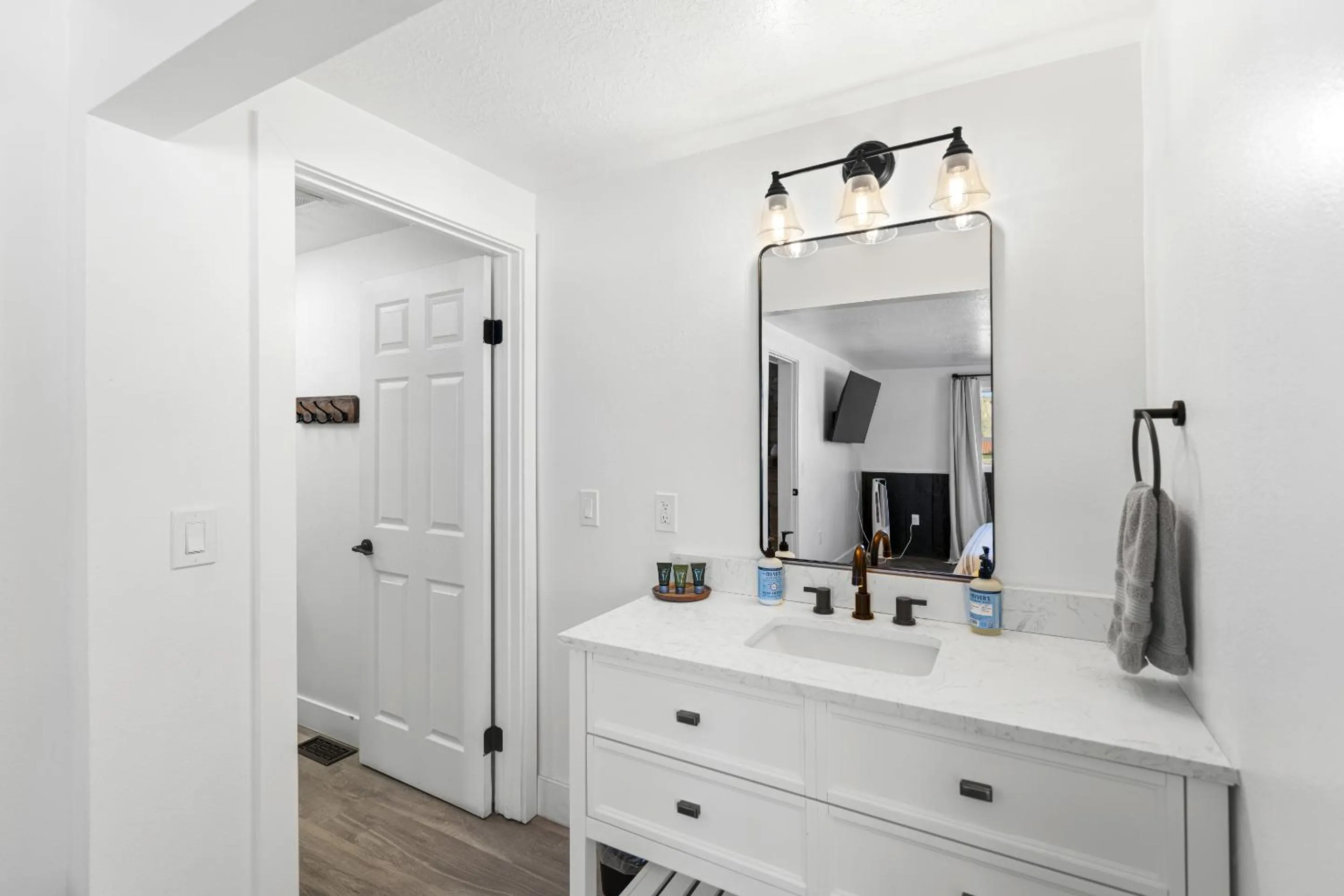 Bathroom in Happy Trails Bed and Breakfast