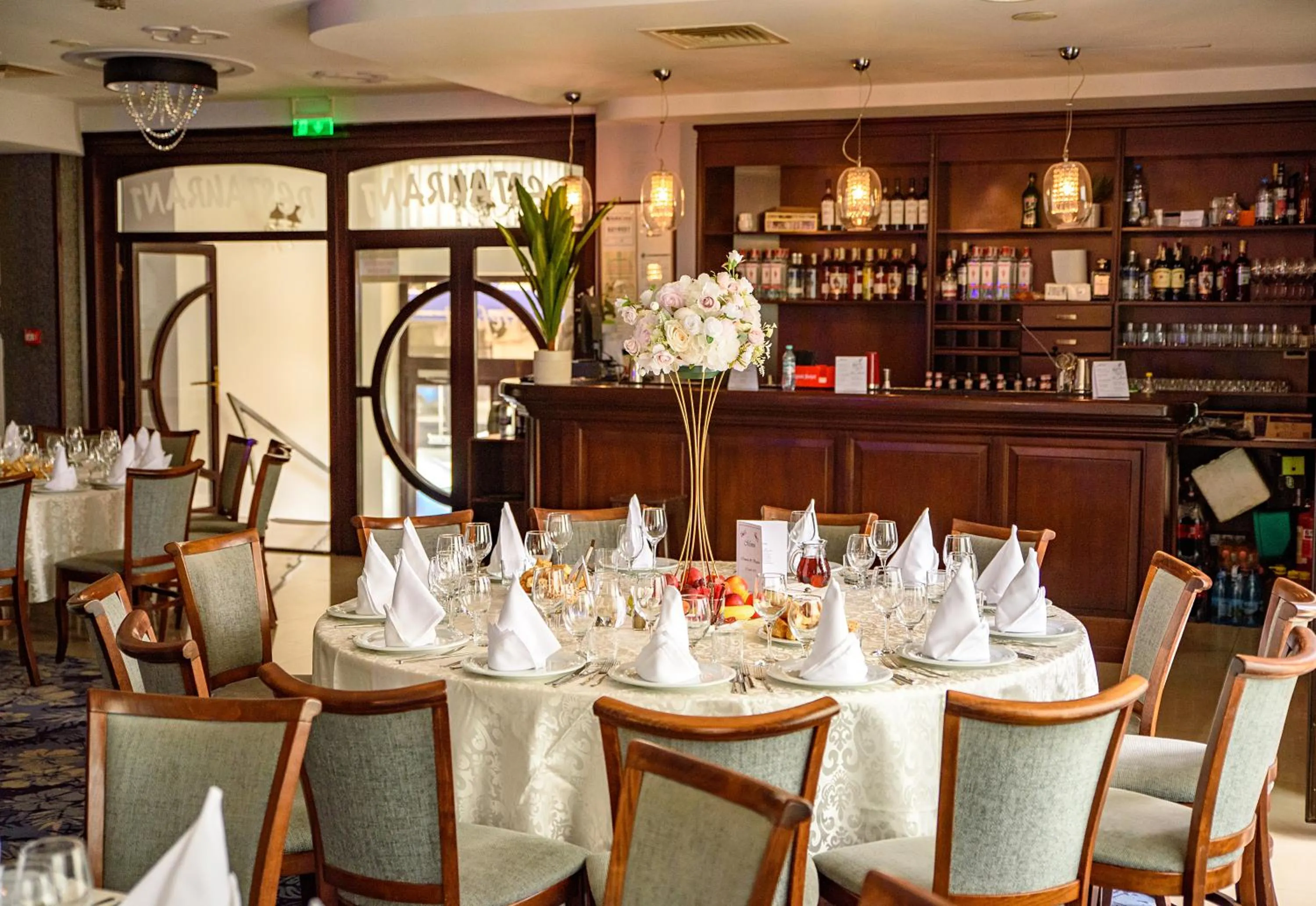 Restaurant/places to eat in Hotel Stefani