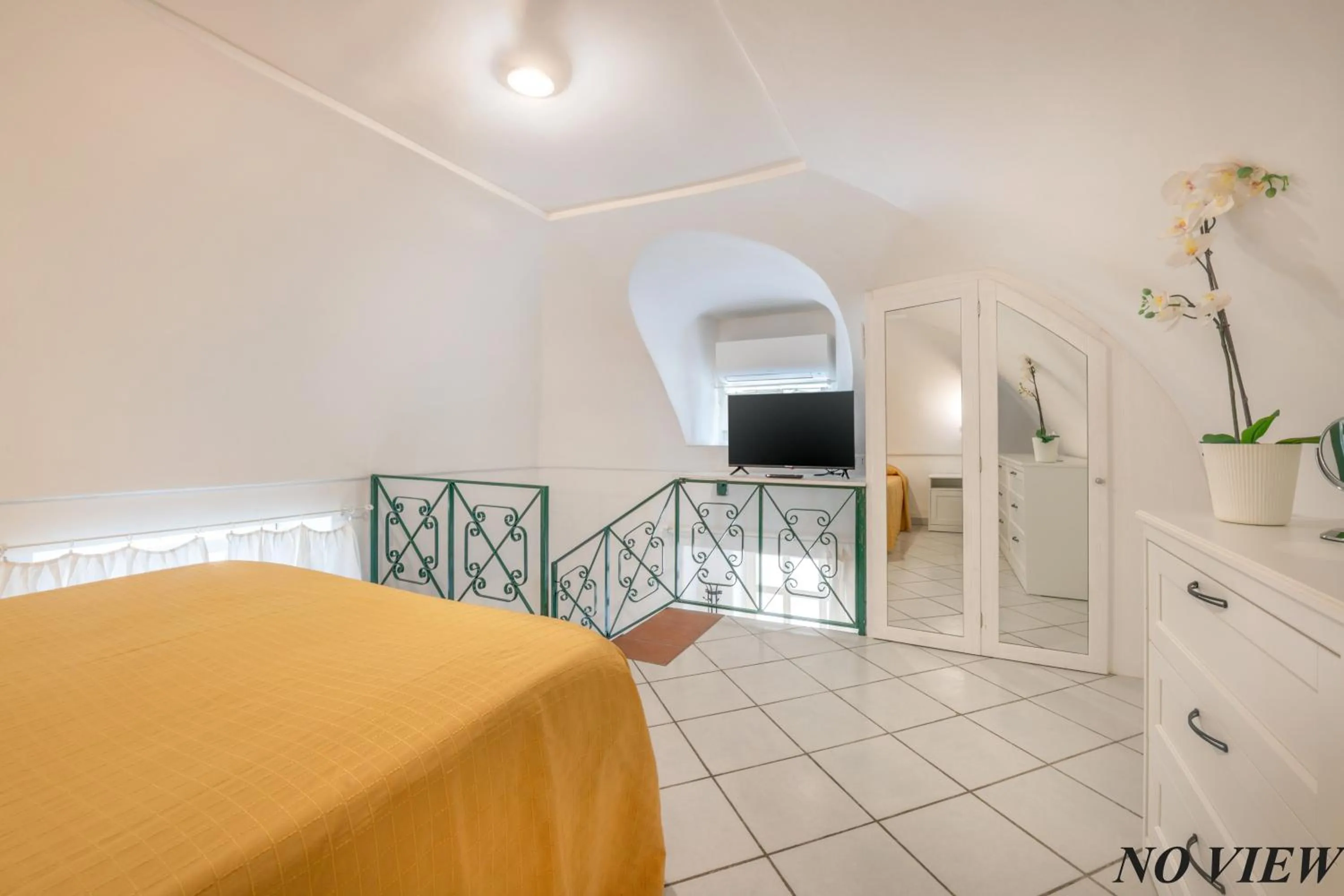 Bed in Florida Residence