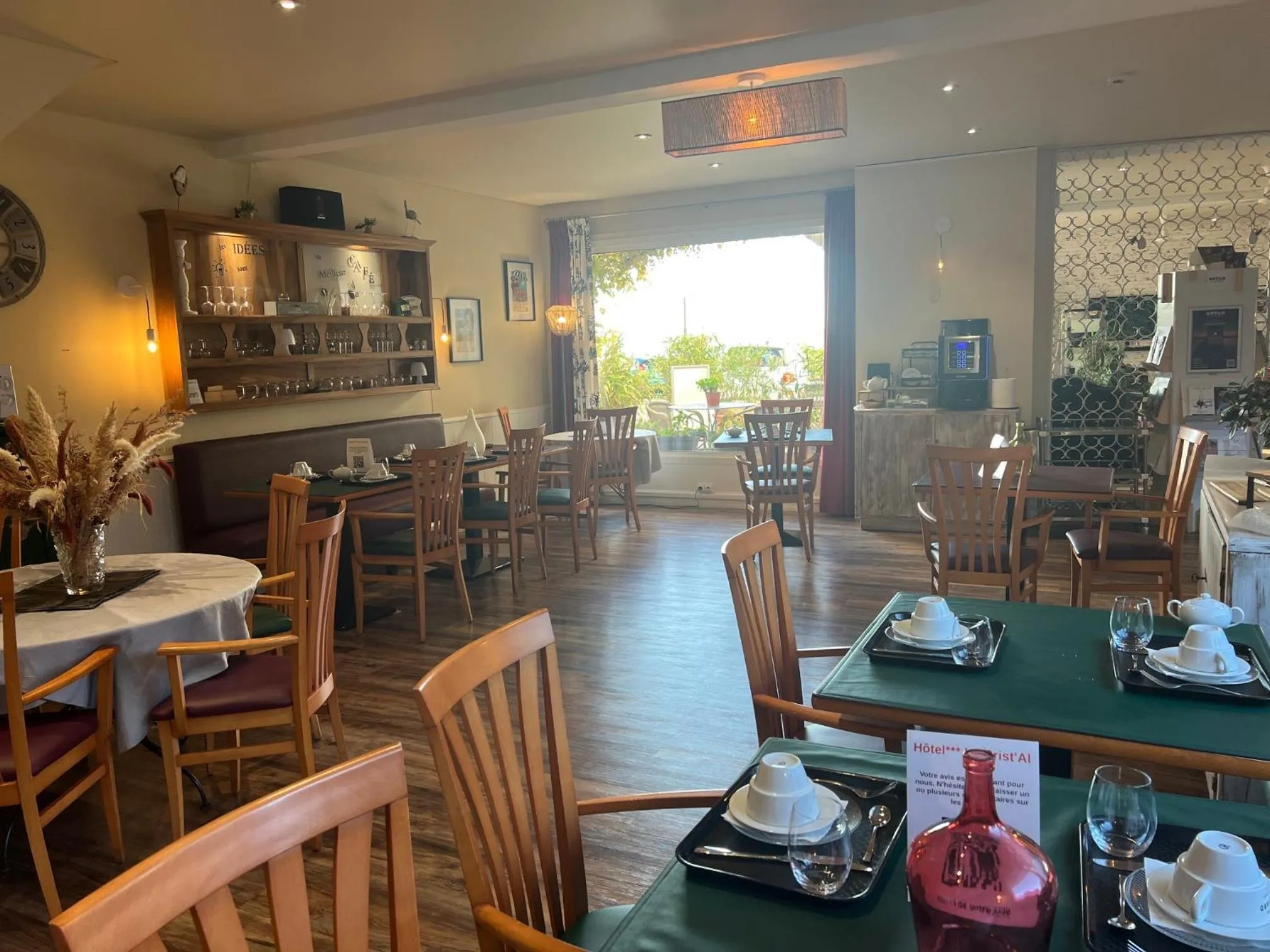 Le Crist'Al, hôtel climatisé, front de mer, proche du centre ville, et solution de restauration