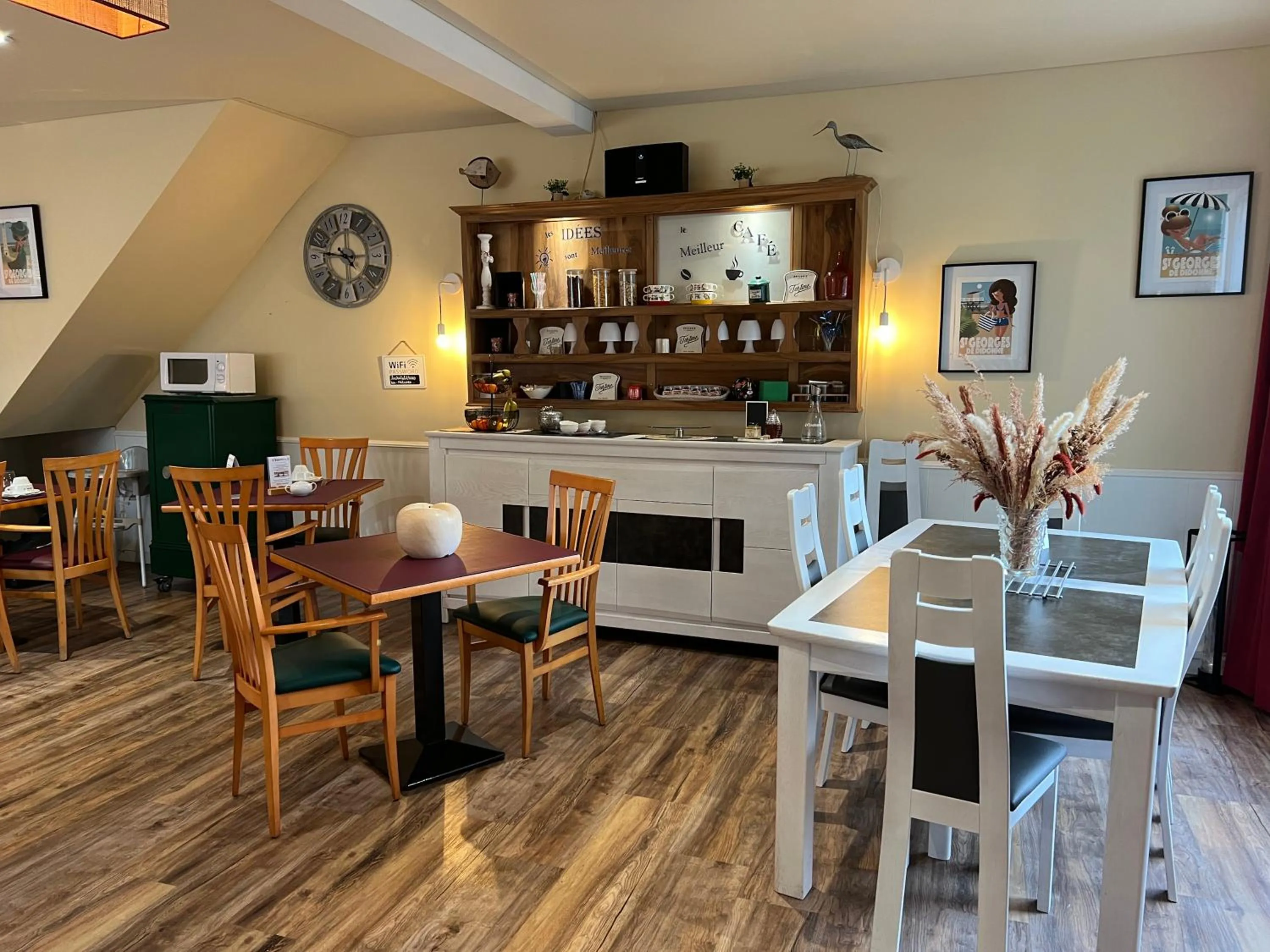 Le Crist'Al, hôtel climatisé, front de mer, proche du centre ville, et solution de restauration