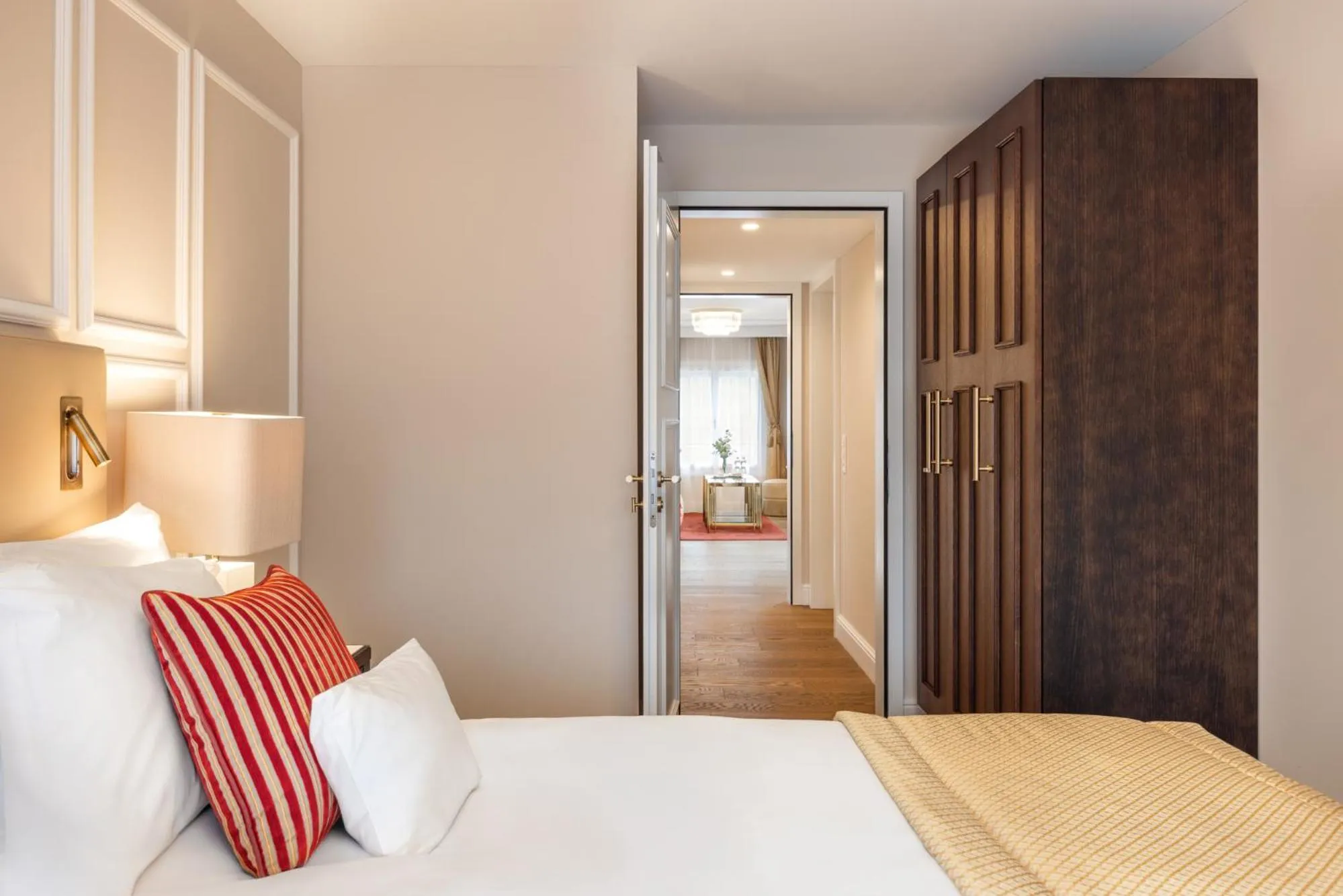 Bed in Grand Hotel National Luzern