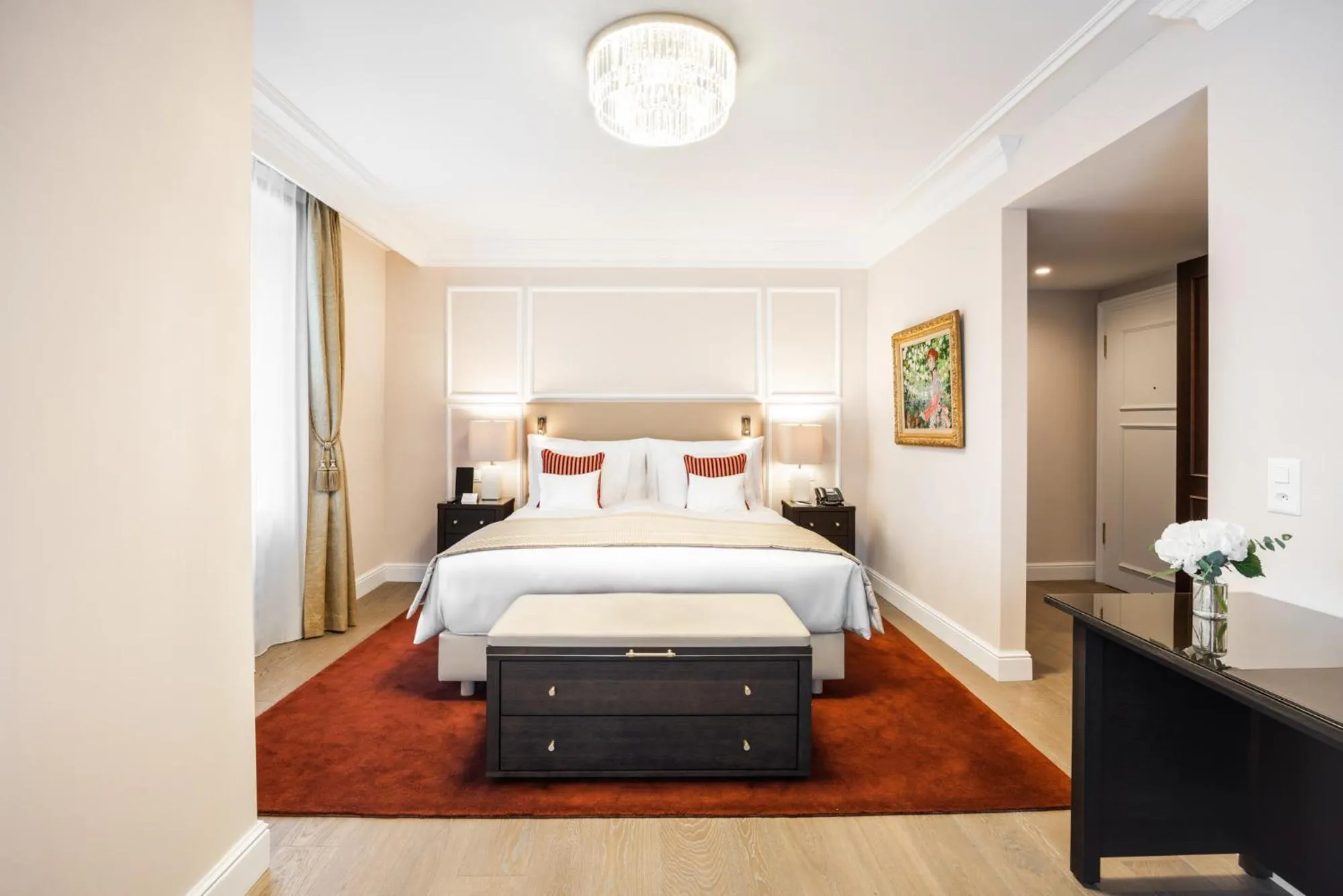 TV and multimedia, Bed in Grand Hotel National Luzern