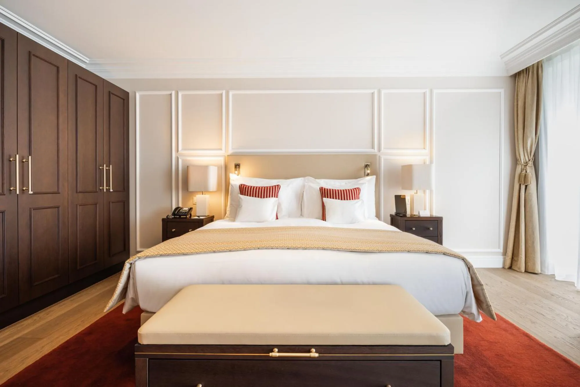 Bed in Grand Hotel National Luzern