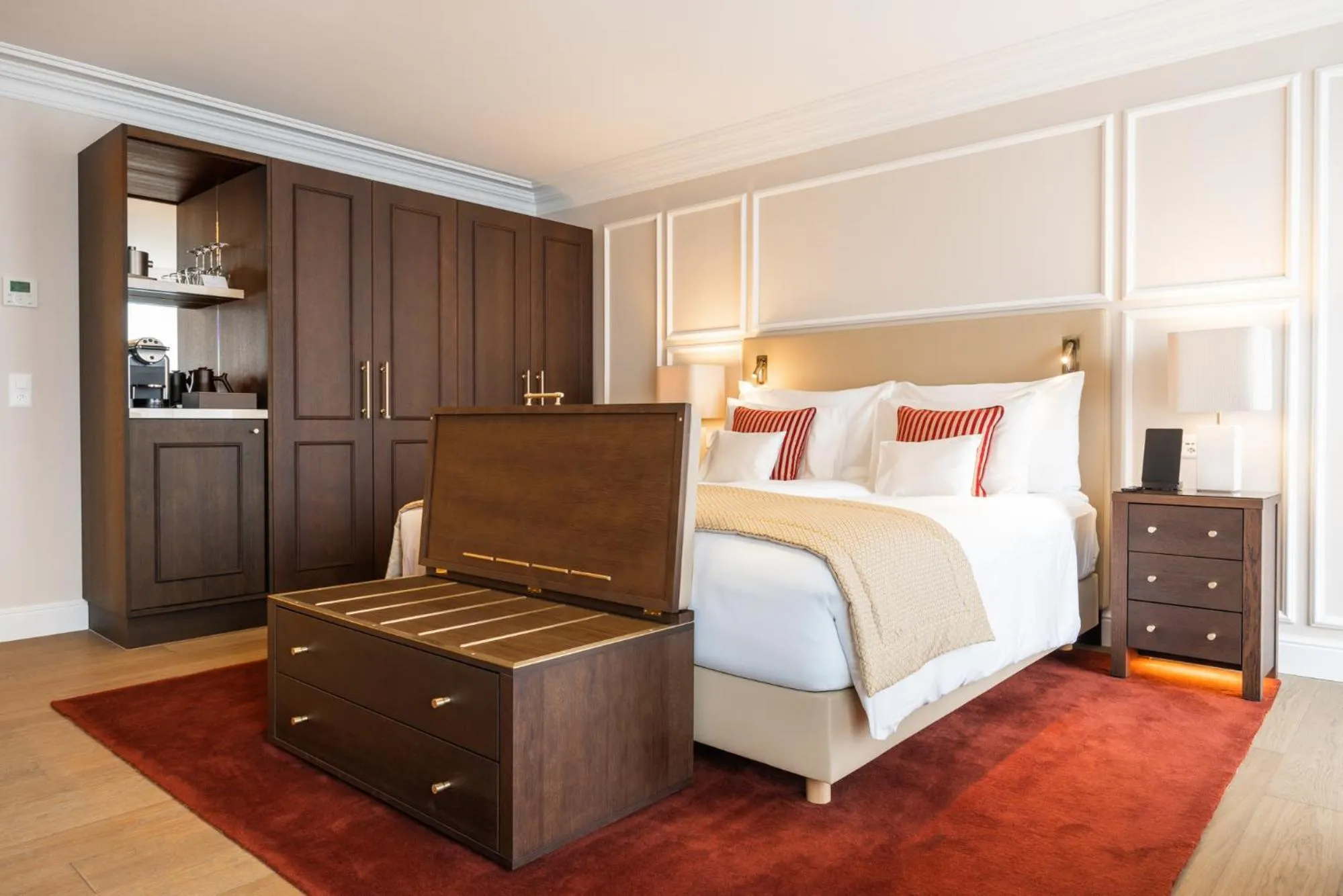 Bed in Grand Hotel National Luzern