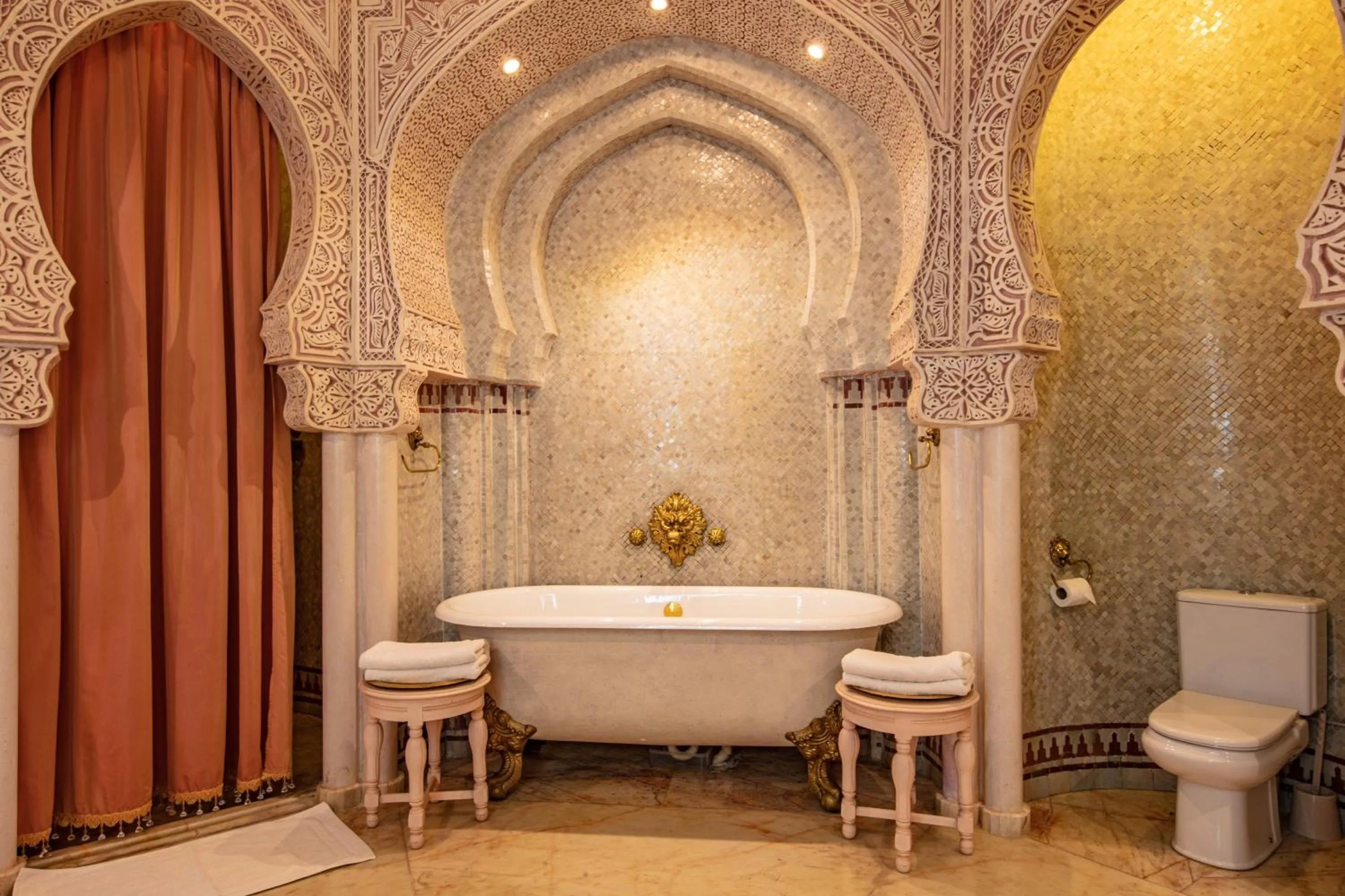 Bath in Riad Dar El Malaika