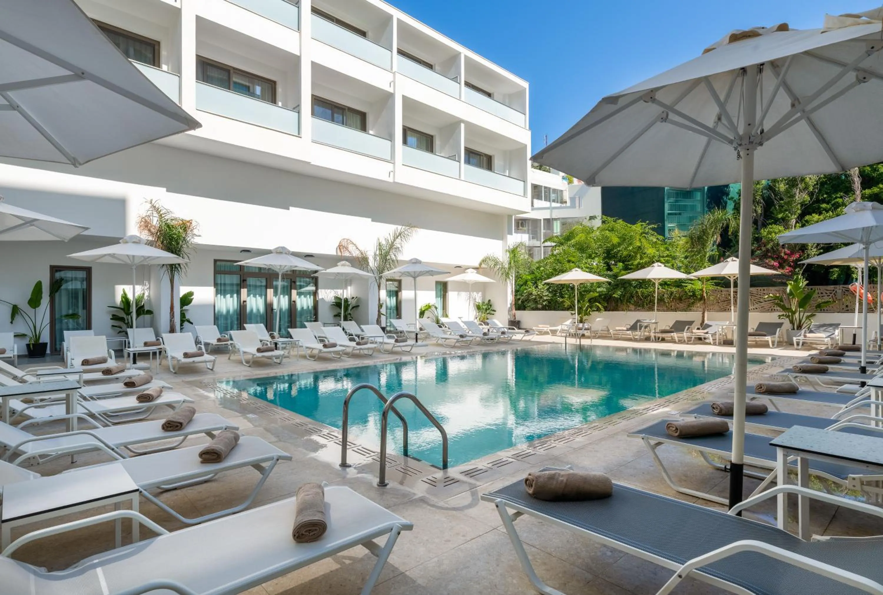 Swimming pool in Acandia Hotel