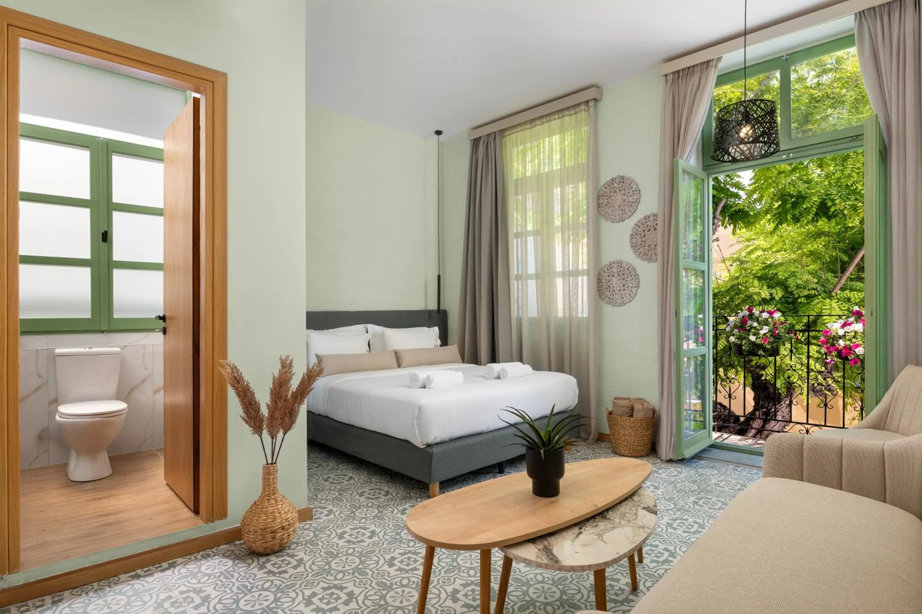 Photo of the whole room, Bed in Acandia Hotel