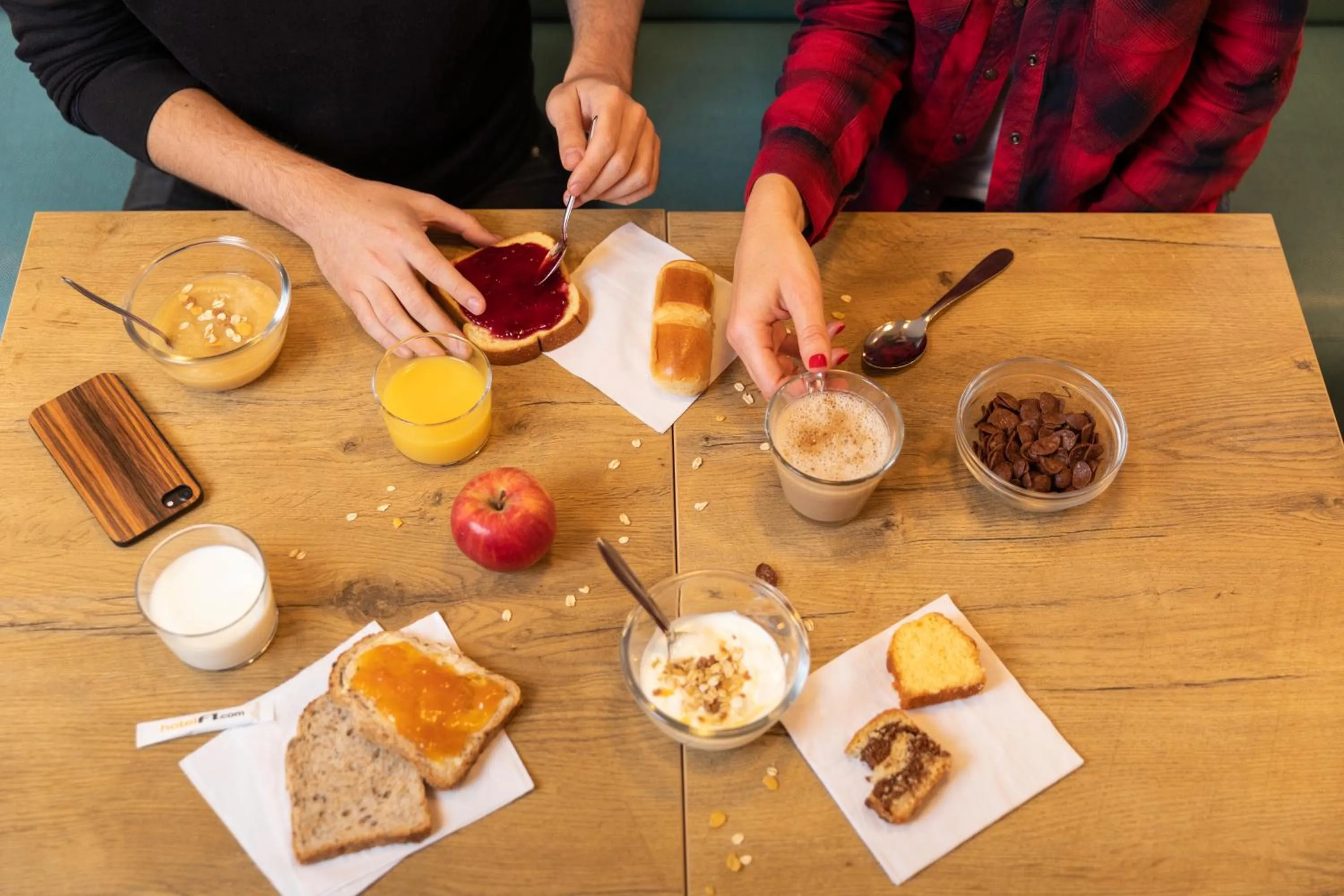 Breakfast in hotelF1 Toulon Est La Valette
