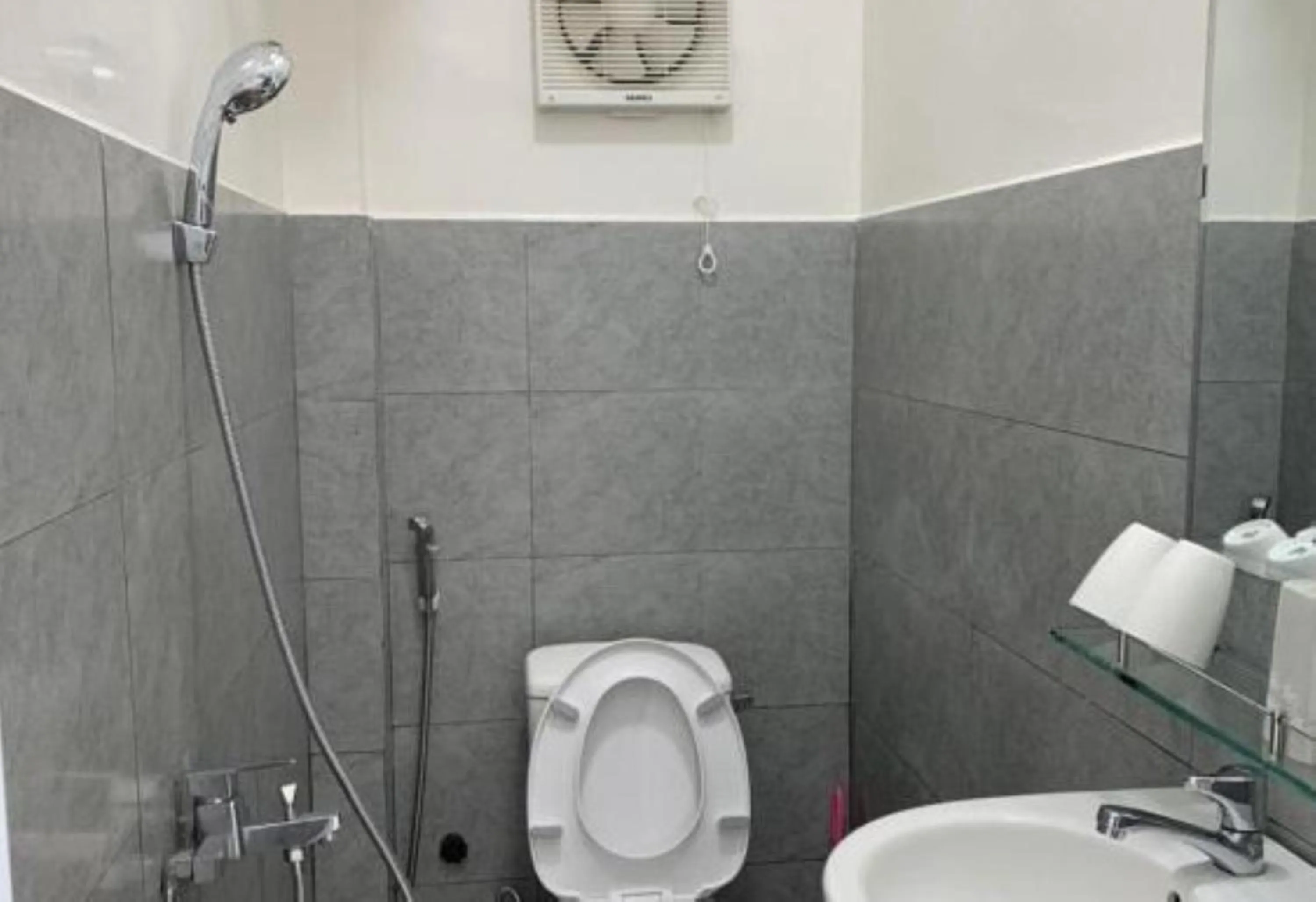 Bathroom in Chau Giang Hotel