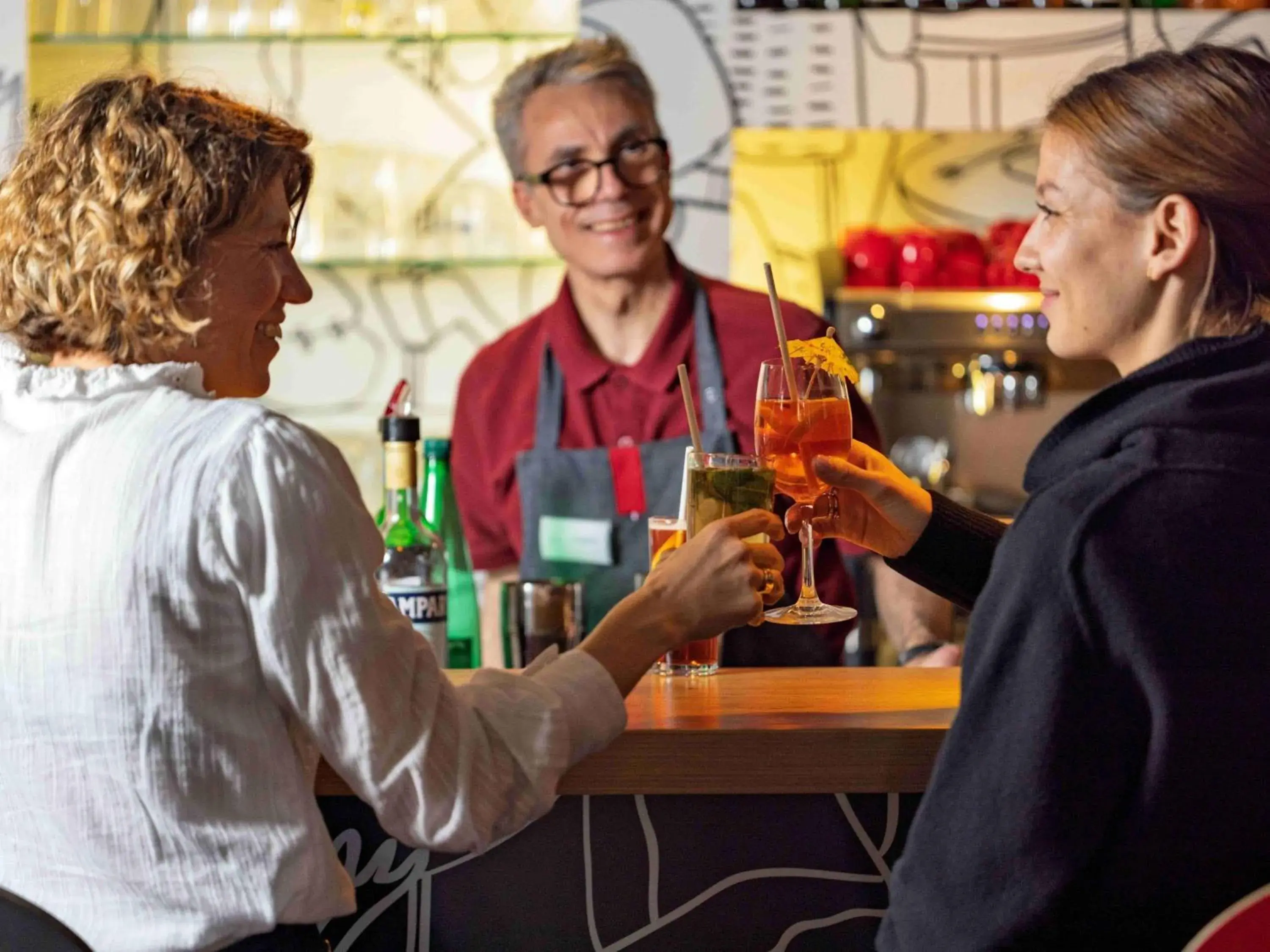 Lounge or bar in ibis Toulon La Valette Lounge or bar in ibis Toulon La Valette