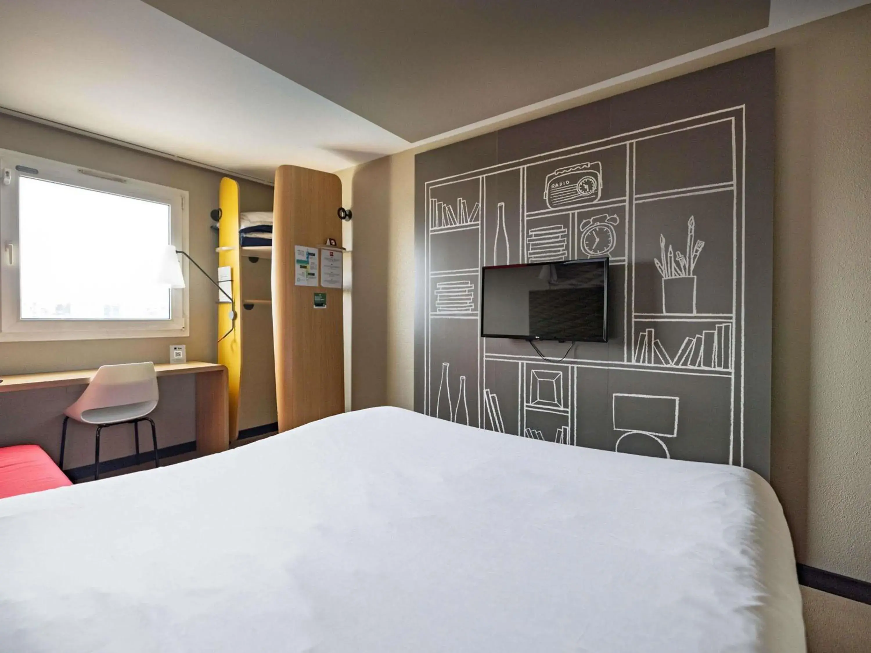 Bedroom, Bed in ibis Toulon La Valette Bedroom, Bed in ibis Toulon La Valette