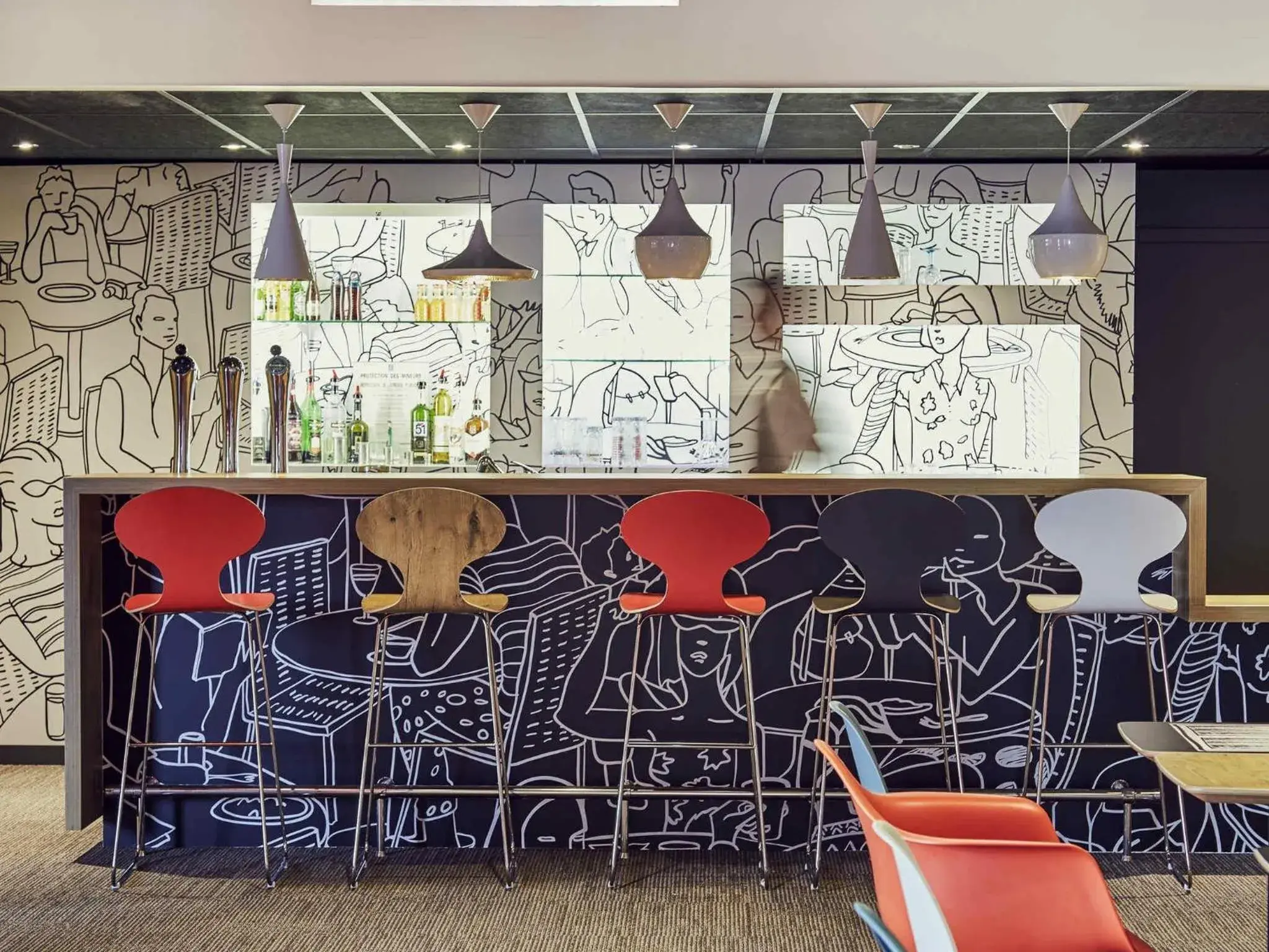 Lounge or bar in ibis Toulon La Valette Lounge or bar in ibis Toulon La Valette