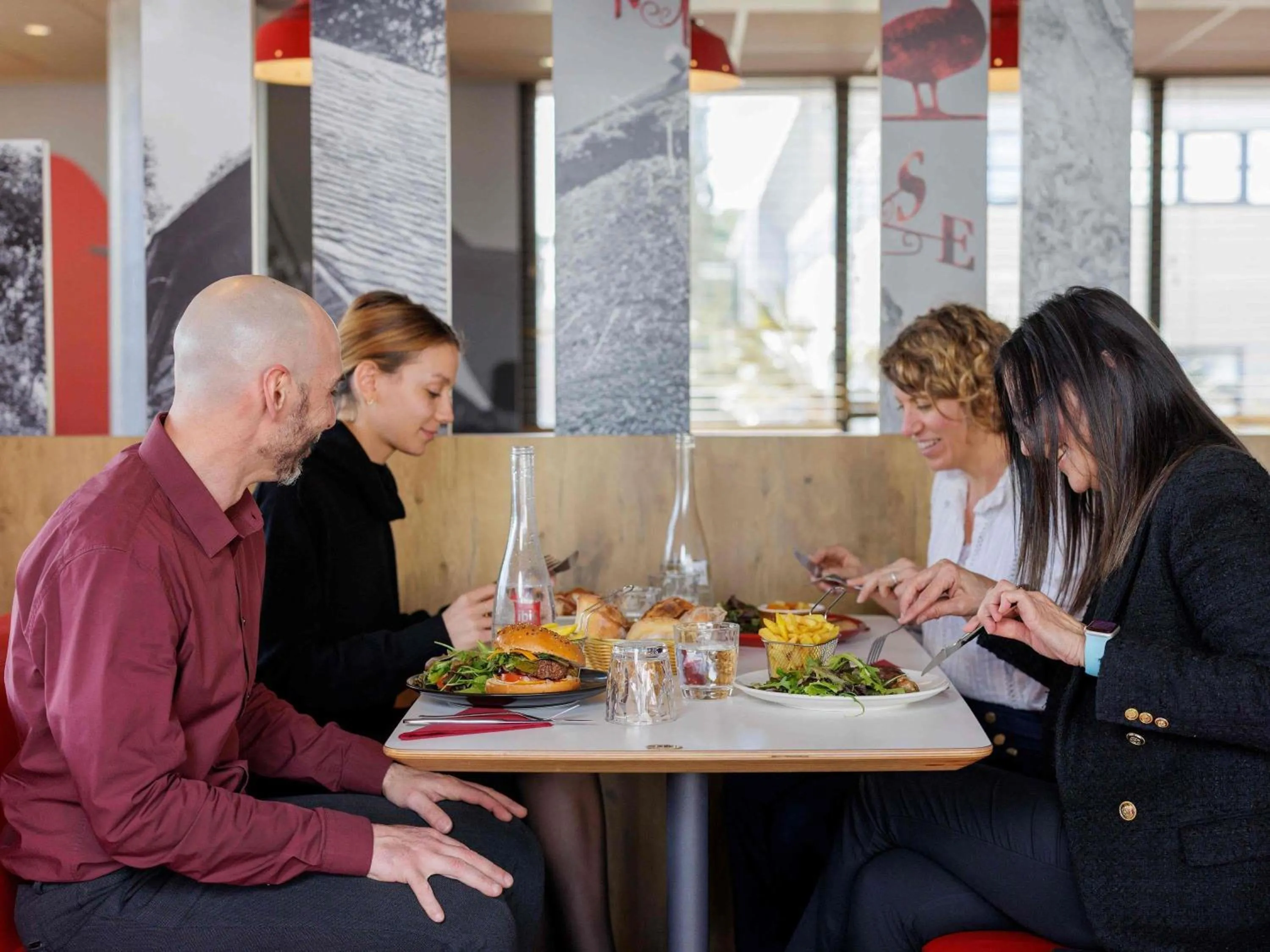Meeting/conference room in ibis Toulon La Valette