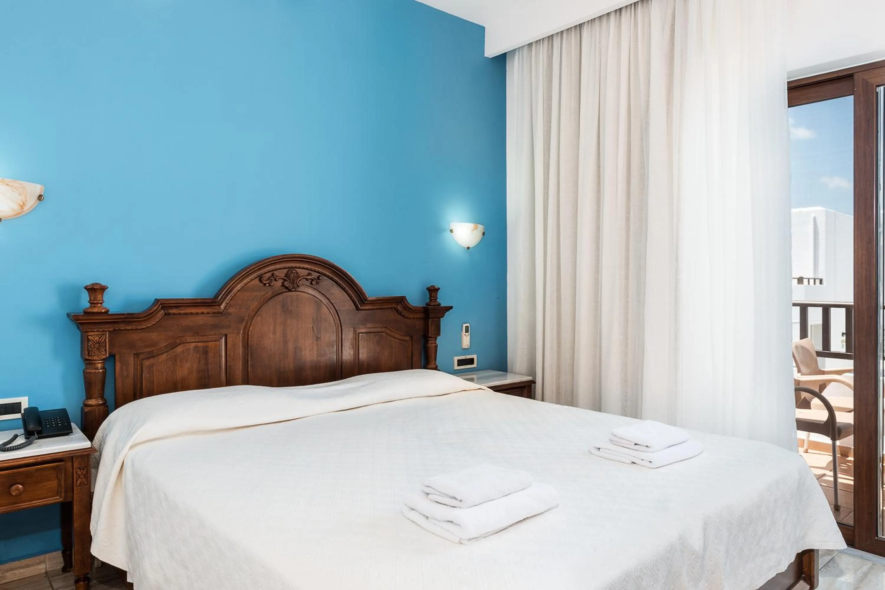 Bed in Geraniotis Hotel and Resort