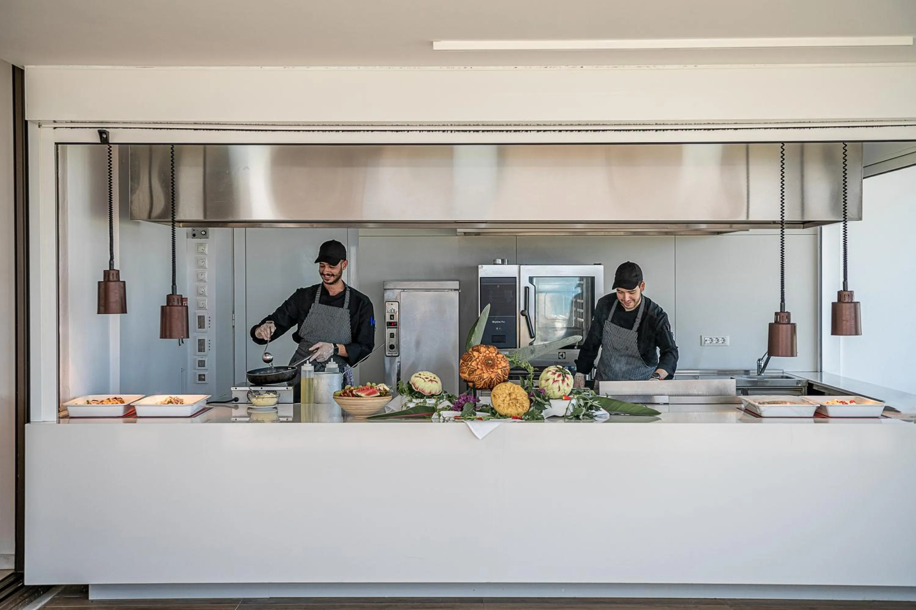 Restaurant/places to eat in Geraniotis Hotel and Resort