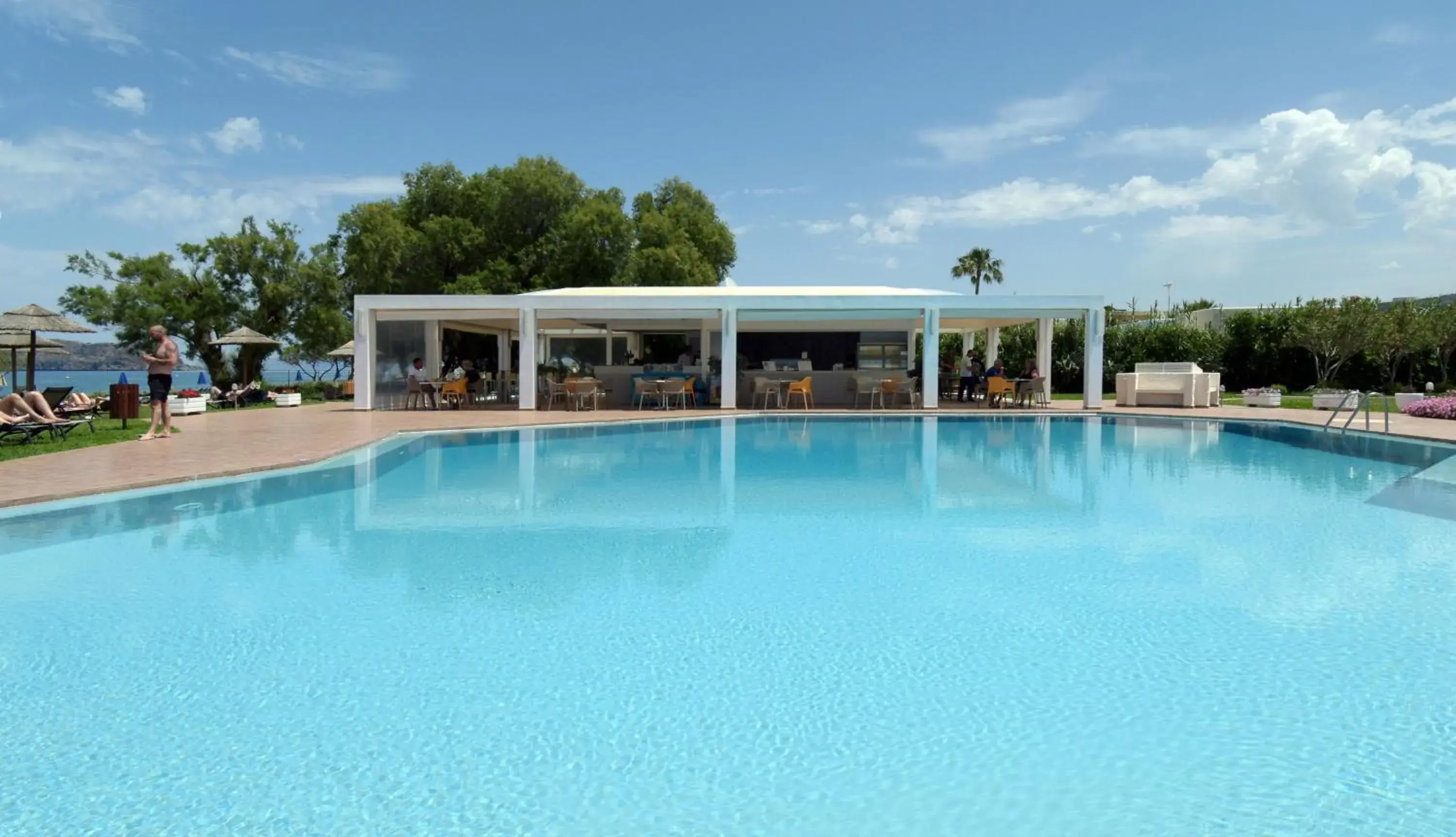 Lounge or bar in Geraniotis Hotel and Resort Lounge or bar in Geraniotis Hotel and Resort