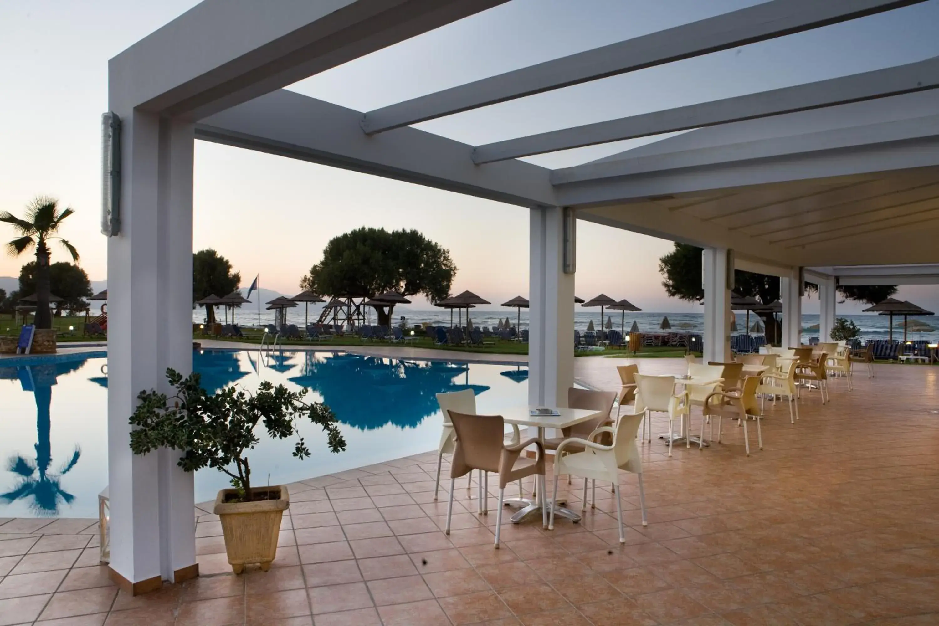 Lounge or bar in Geraniotis Hotel and Resort Lounge or bar in Geraniotis Hotel and Resort