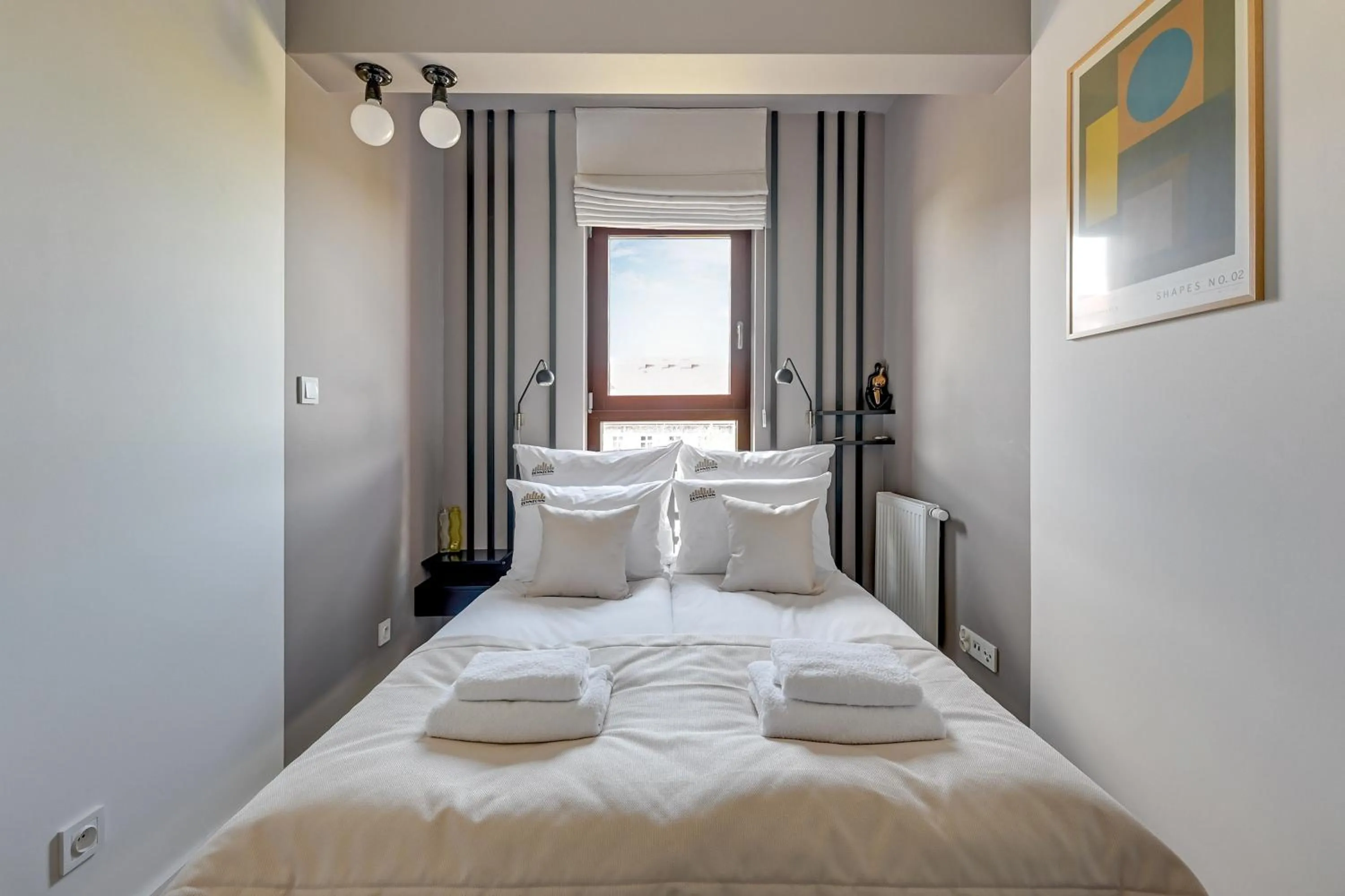 Bedroom, Bed in Aura III Apartments & Free Parking by Downtown Apartments