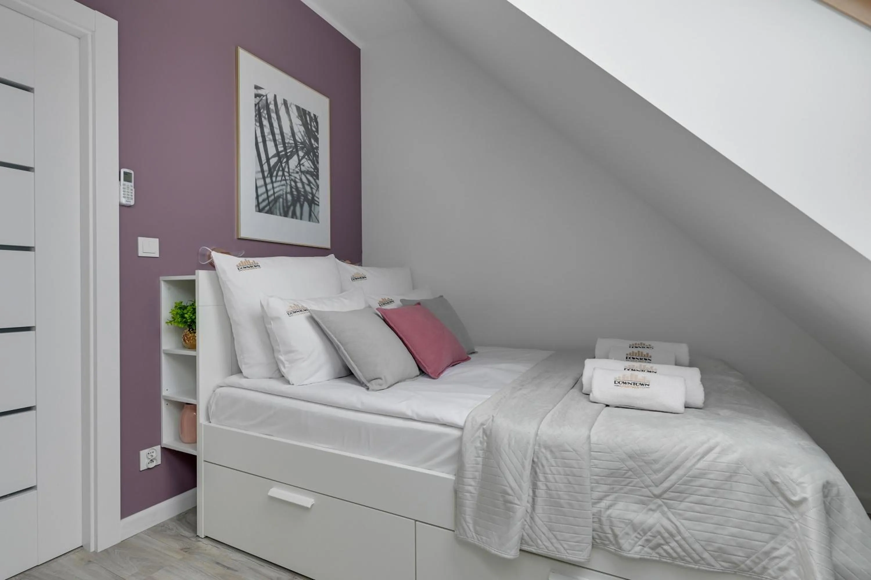 Bed in Aura III Apartments & Free Parking by Downtown Apartments