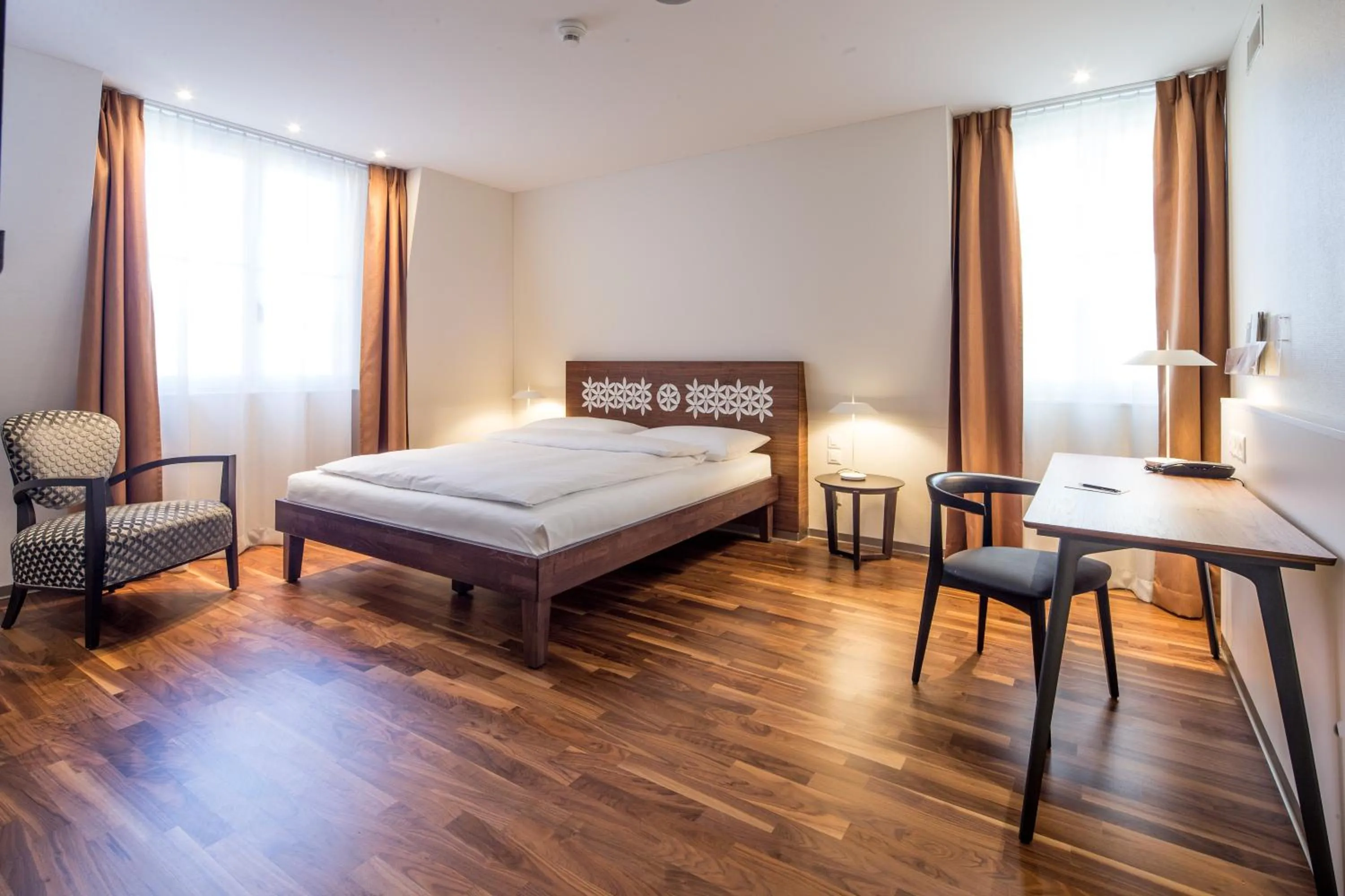 Bed in Hotel Schweizerhof Basel