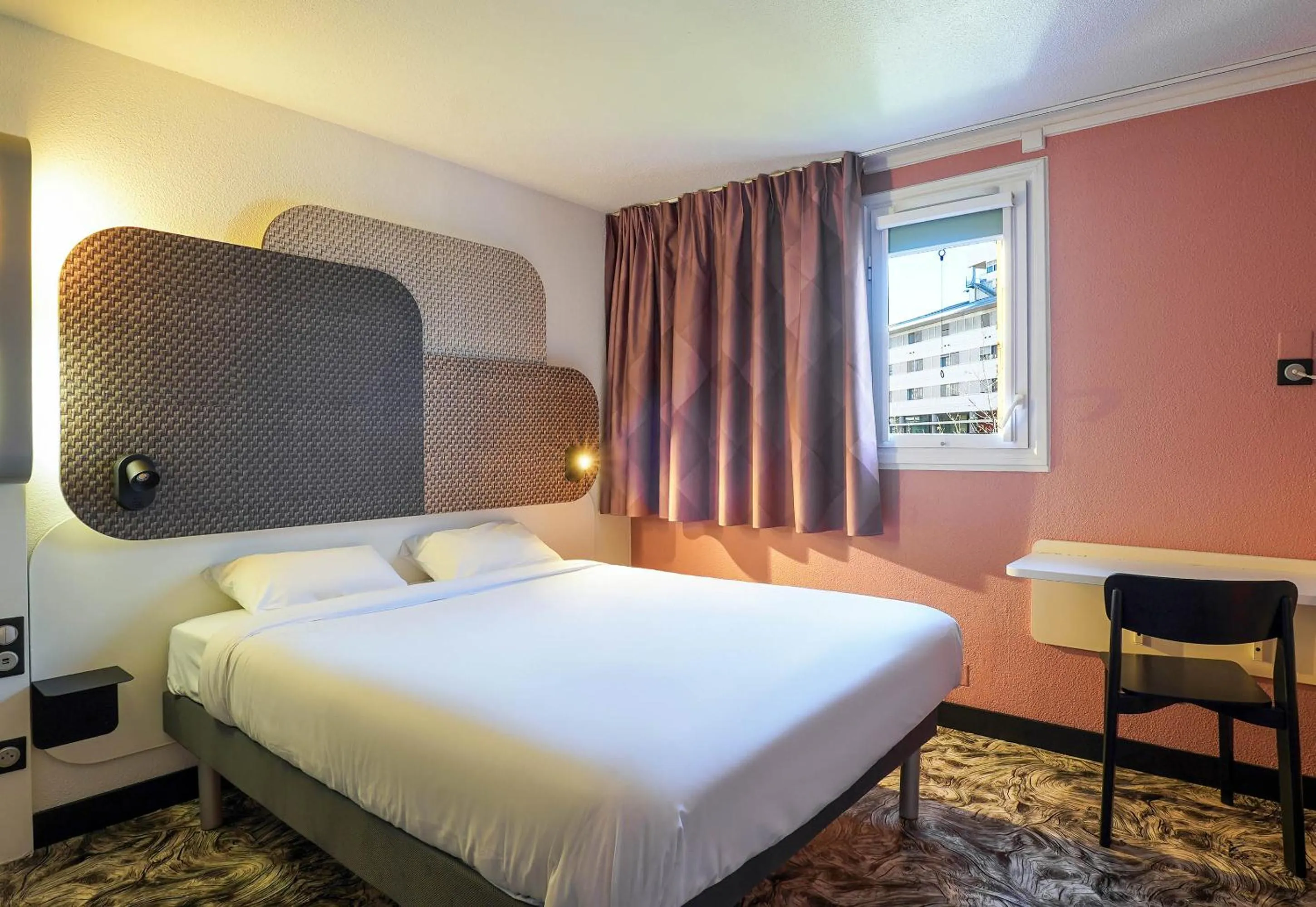 Bedroom, Bed in B&B HOTEL Marseille Parc Chanot