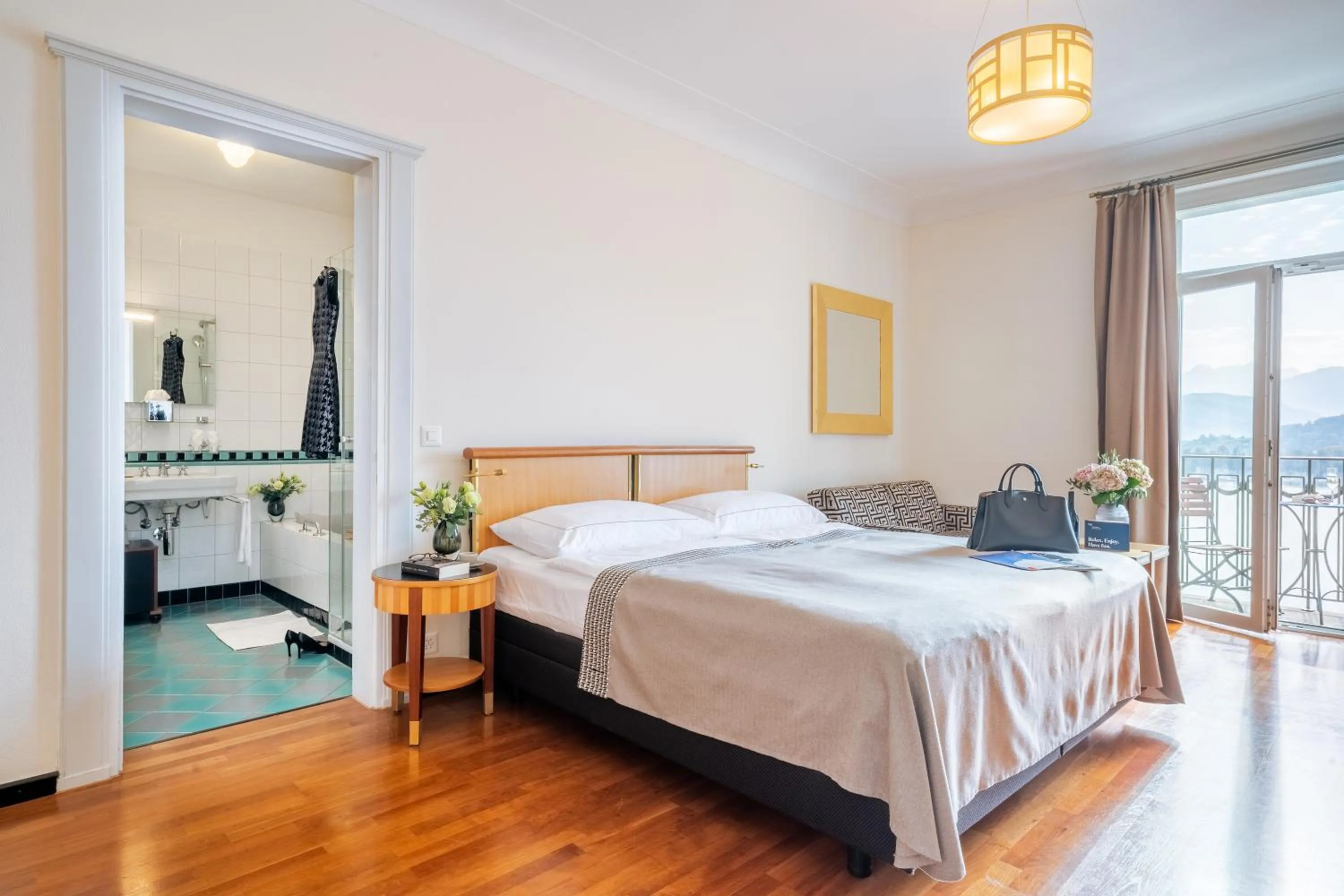 Photo of the whole room in Art Deco Hotel Montana