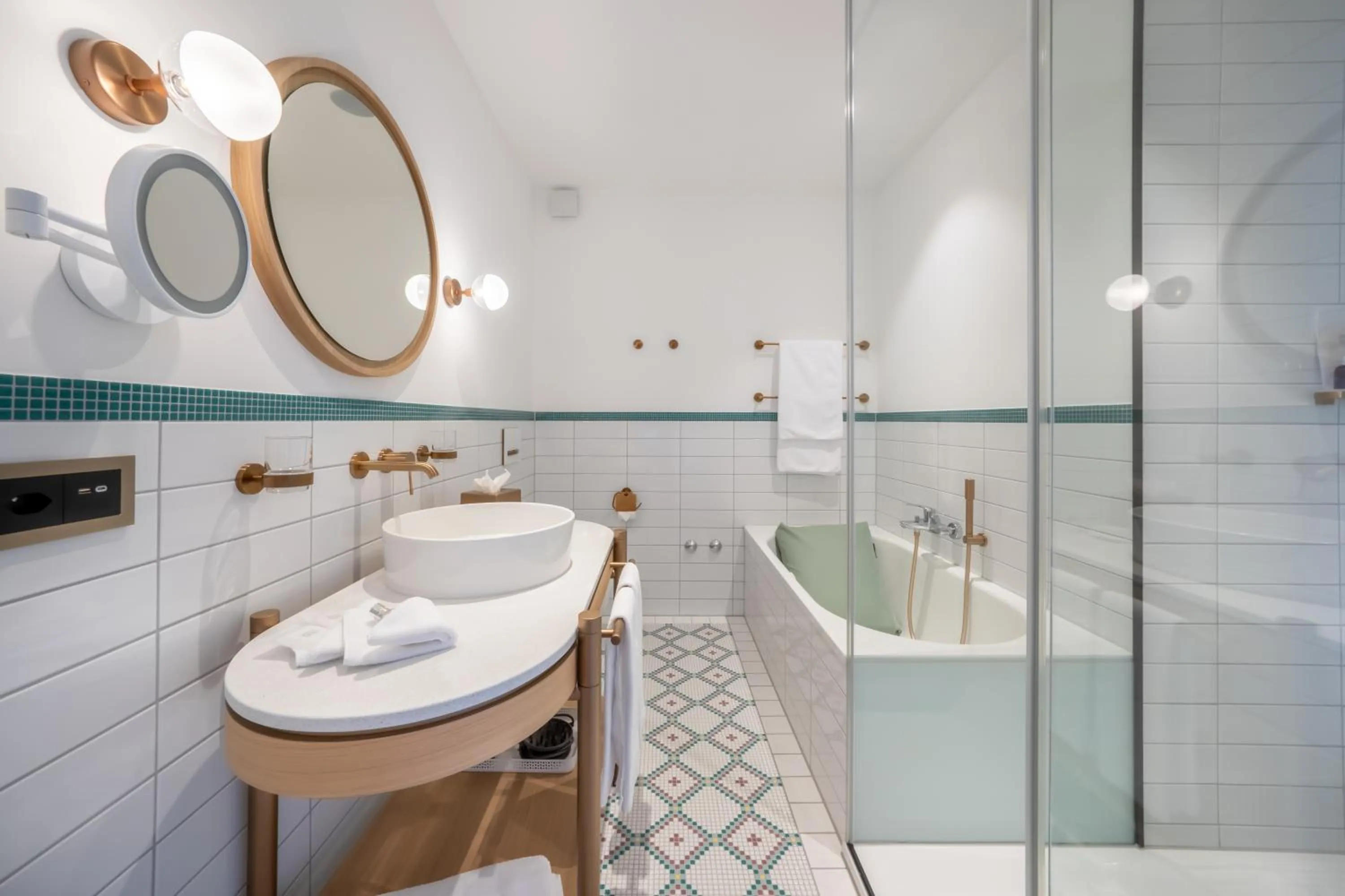 Shower, Bathroom in Art Deco Hotel Montana