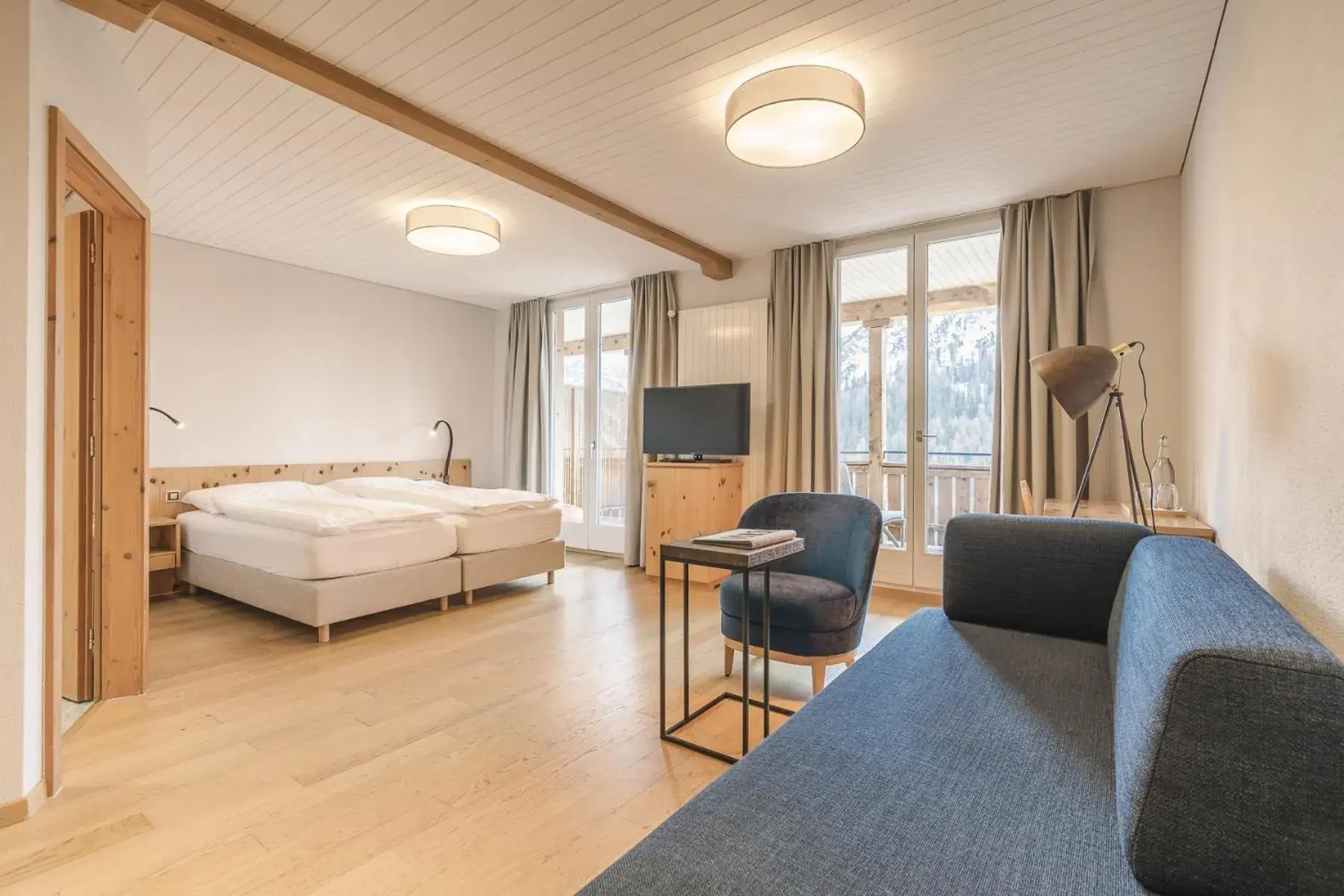 Junior Suite with Balcony and Panorama View in Hotel Alpensonne - Panoramazimmer & Restaurant Junior Suite with Balcony and Panorama View in Hotel Alpensonne - Panoramazimmer & Restaurant