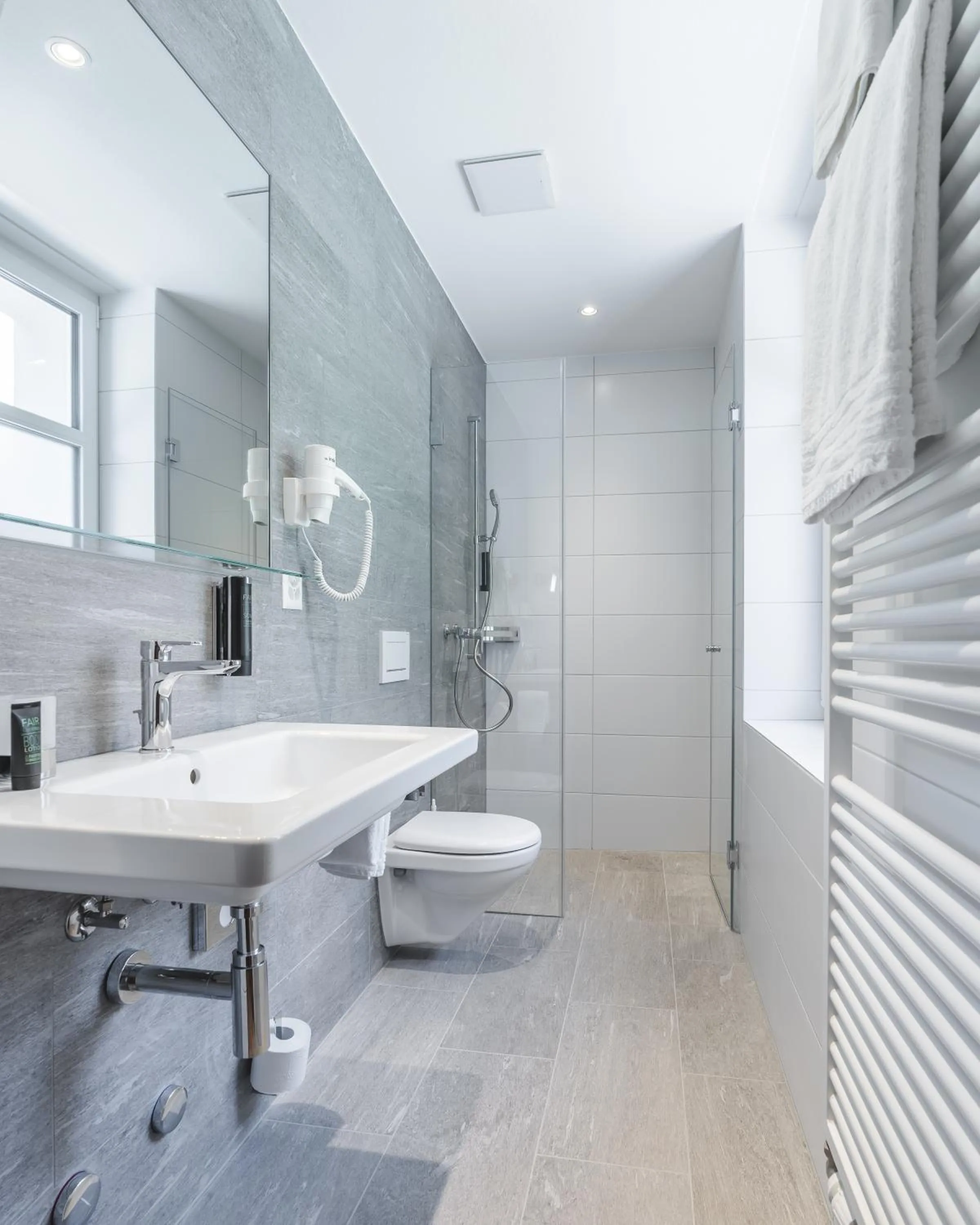 Bathroom in Hotel Alpensonne - Panoramazimmer & Restaurant