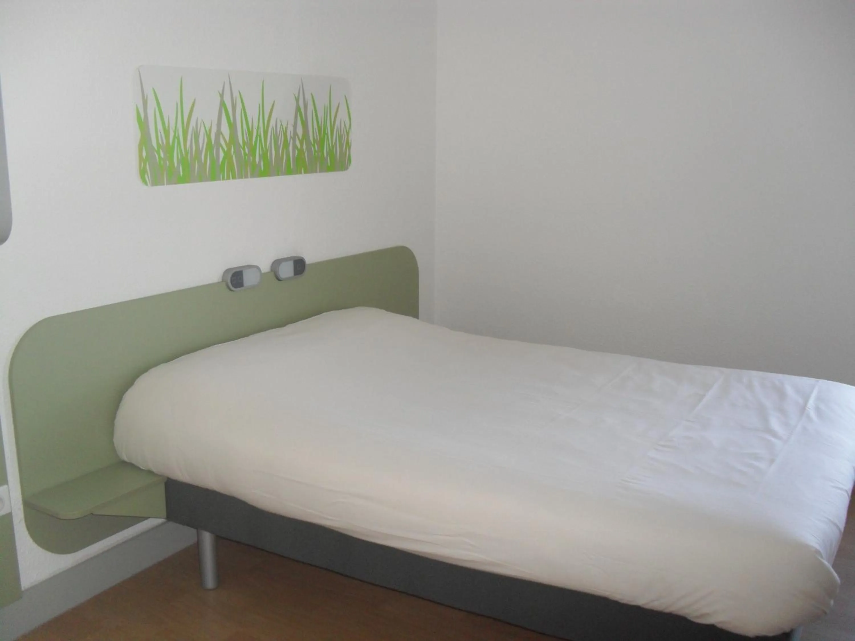 Bed in Ibis Budget Béziers Est La Giniesse