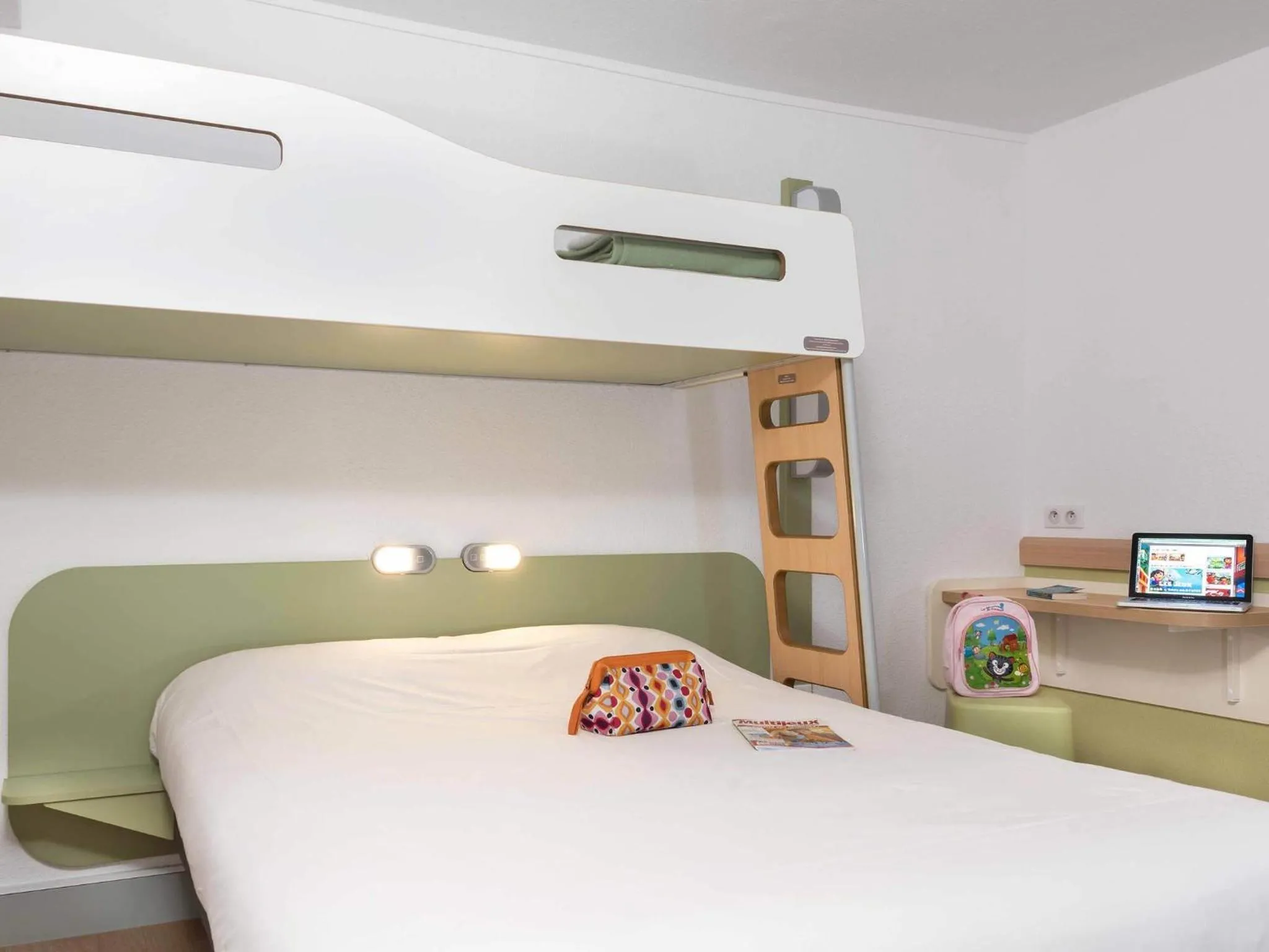 Bedroom, Bed in Ibis Budget Béziers Est La Giniesse