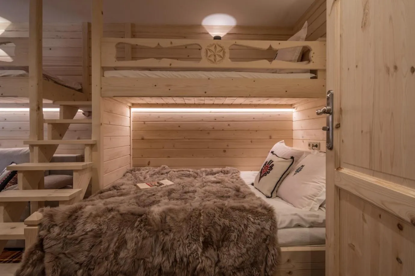 Bedroom, Bed in Stella doro