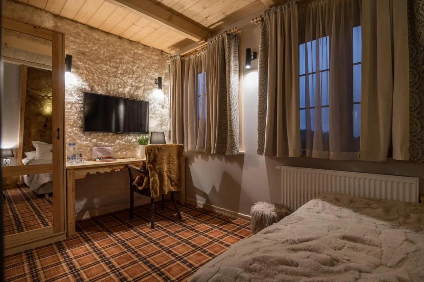 Bedroom, Bed in Stella doro