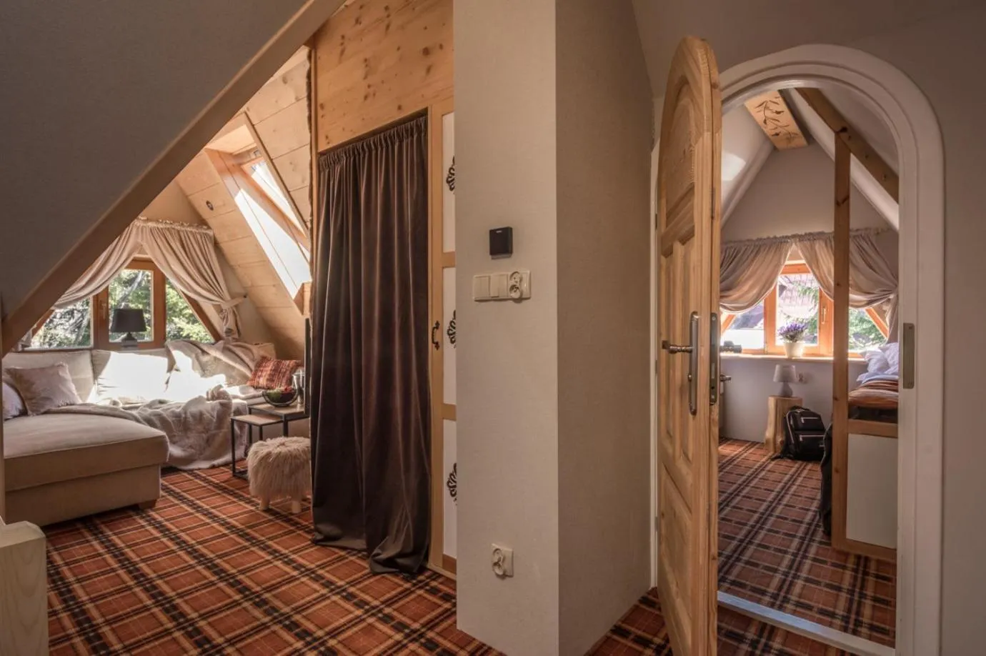 Photo of the whole room, Bed in Stella doro