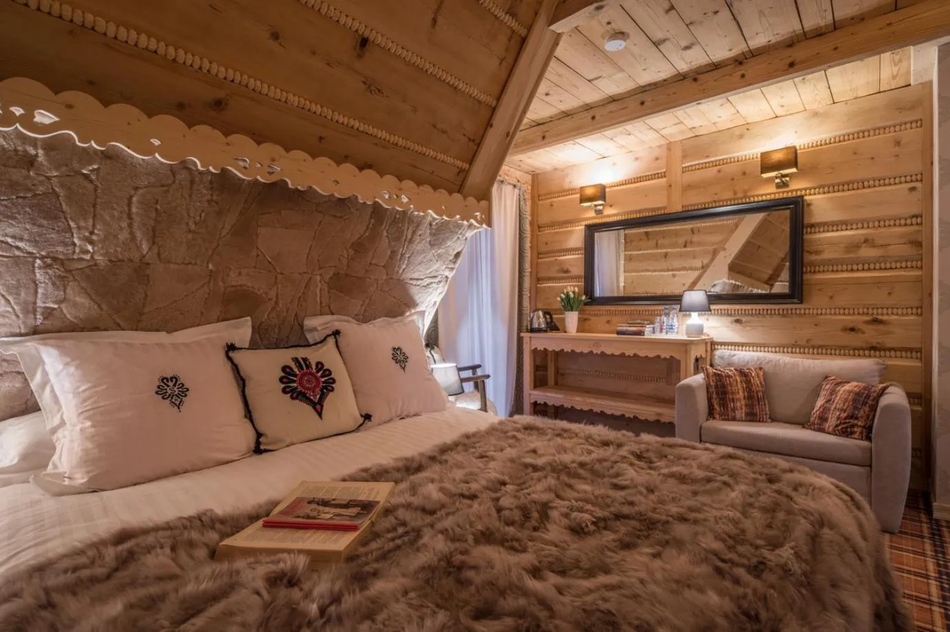 Bedroom, Bed in Stella doro