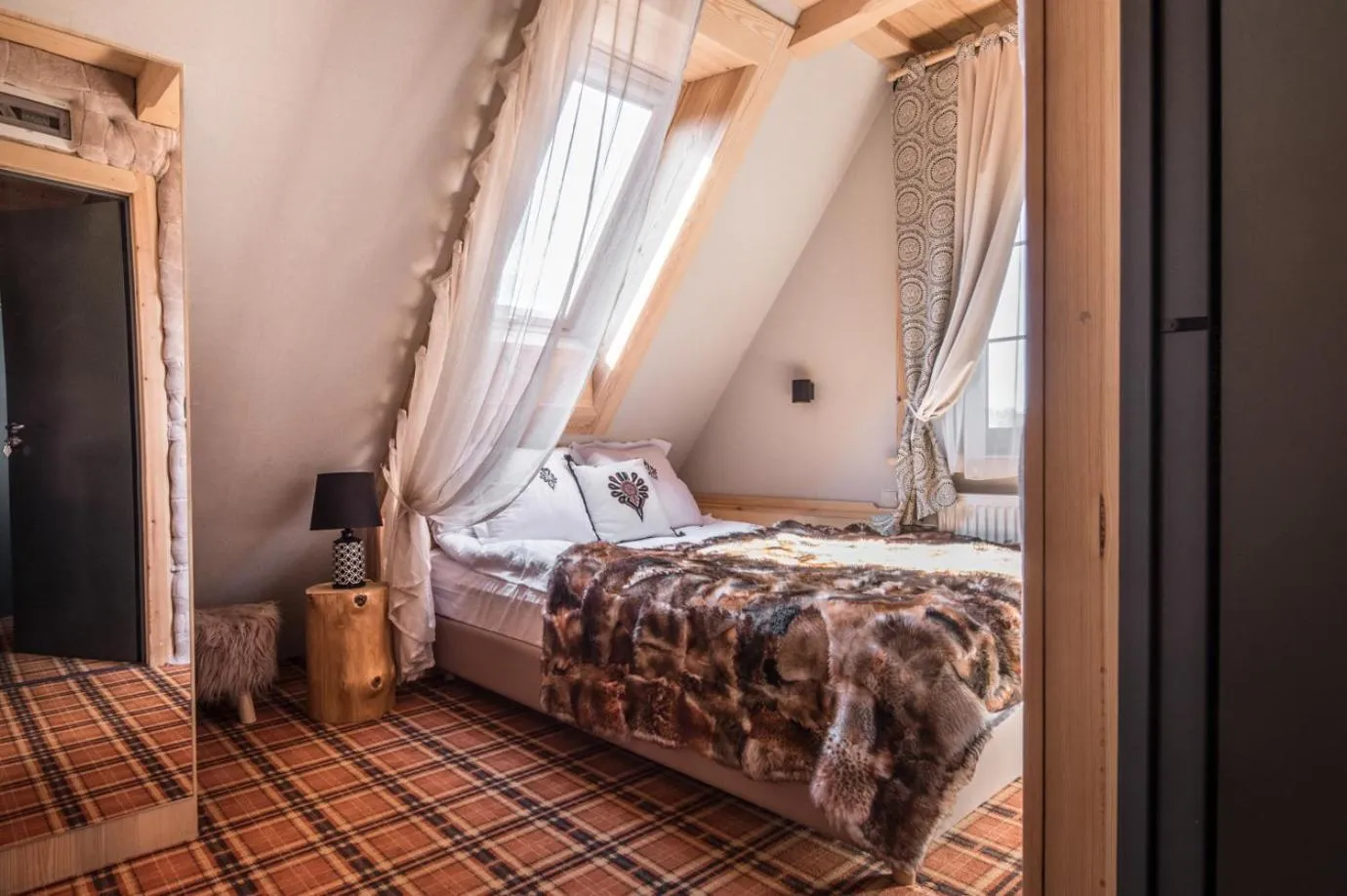 Bedroom, Bed in Stella doro