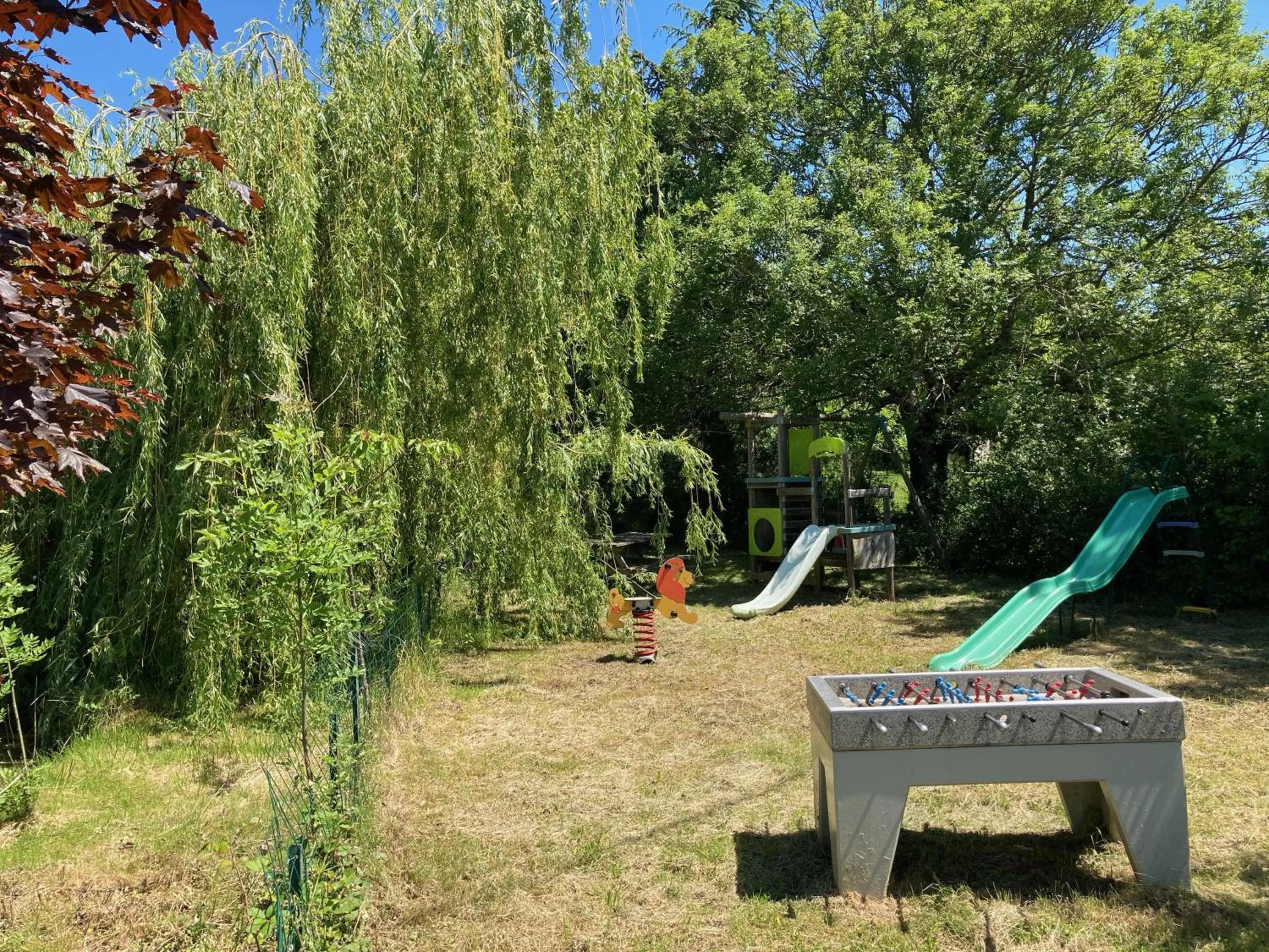 Children play ground in Domaine de Campras B&B