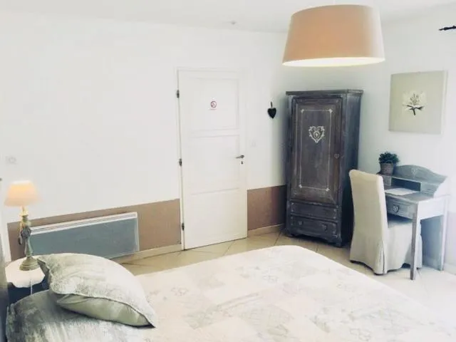 Bed in Domaine de Campras B&B