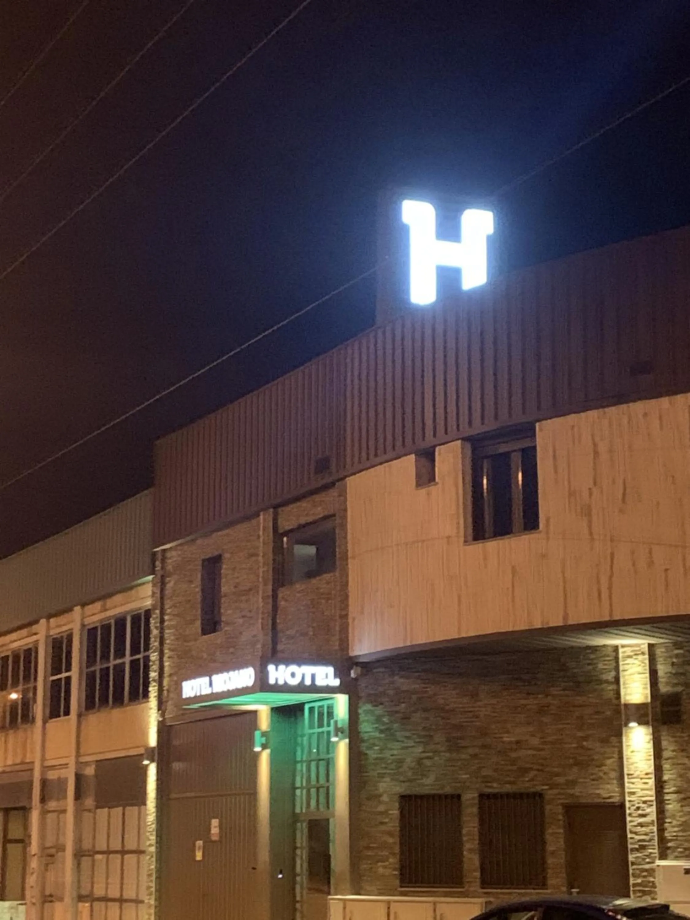 Property building in Hotel Riojano