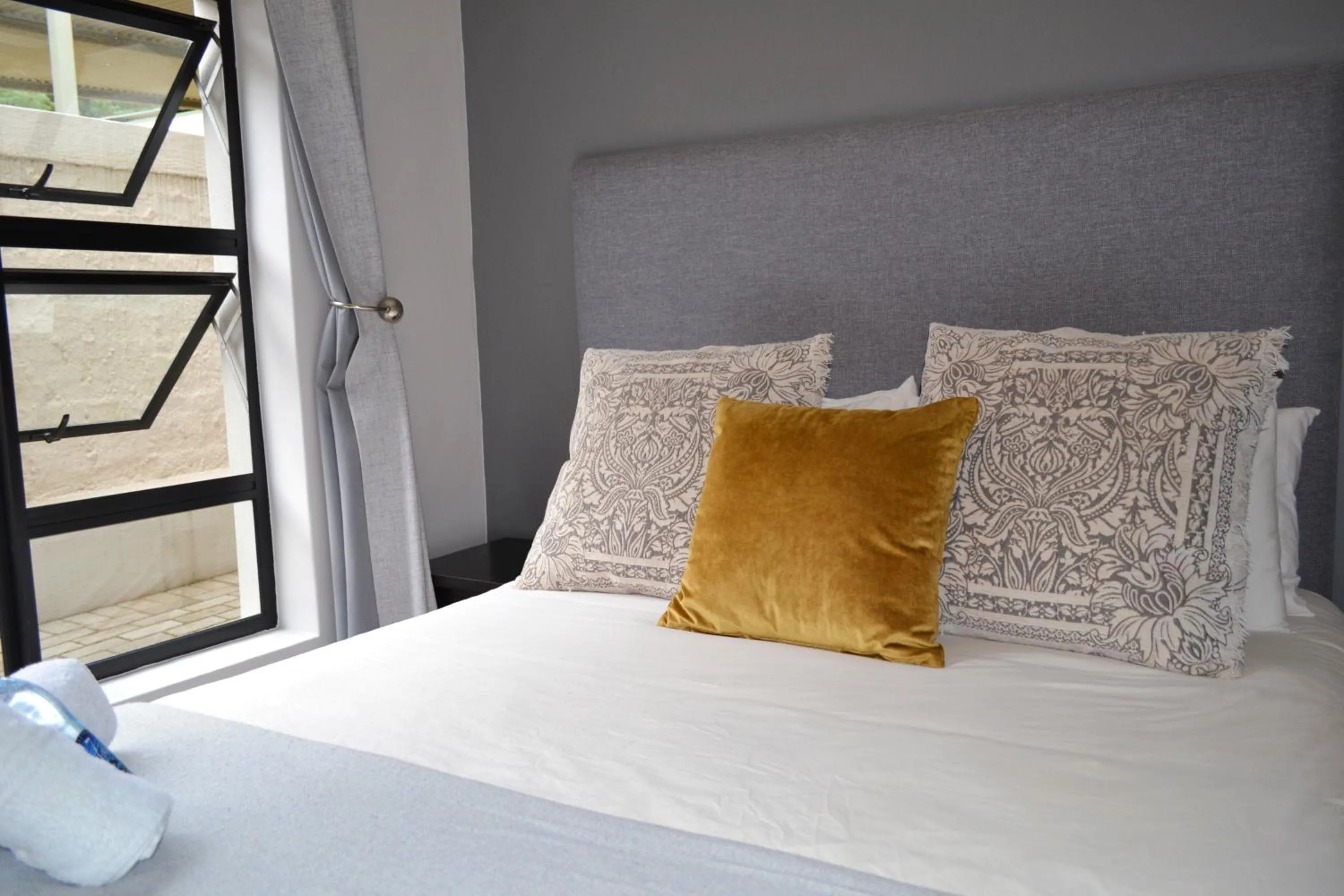 Bedroom, Bed in Sleep@84